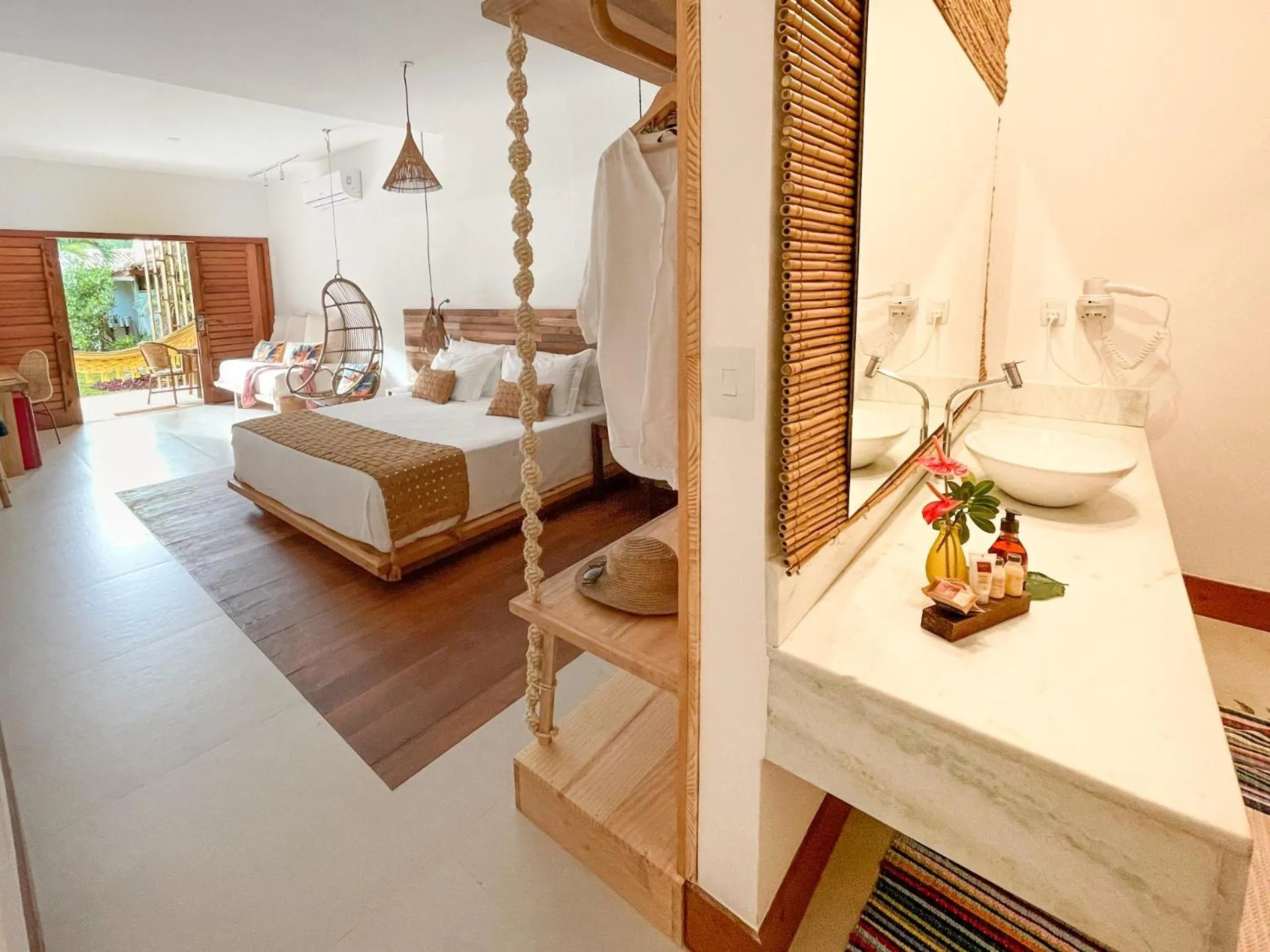 Tropical Suite Garden View in Pousada Encanto da Lua