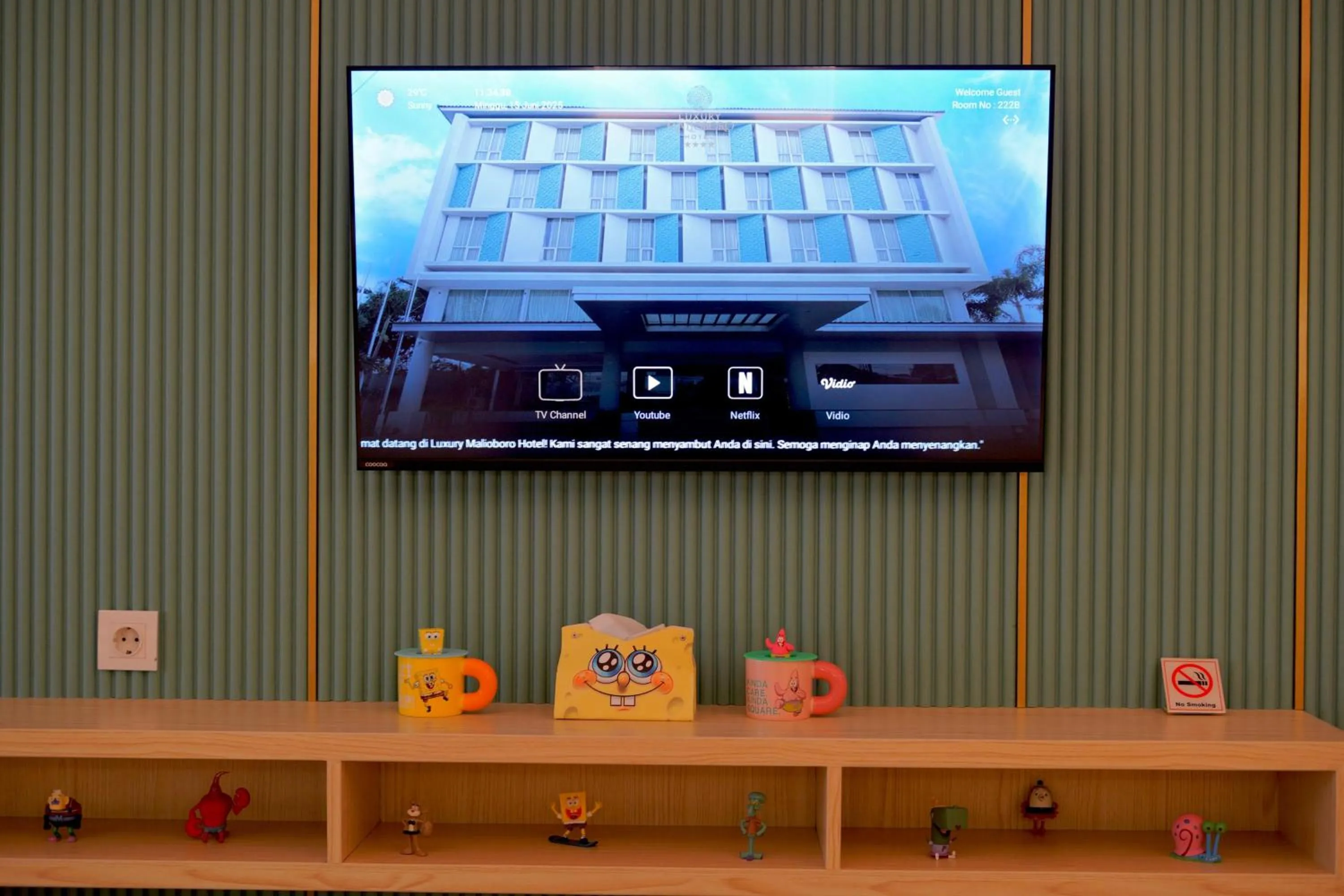 TV and multimedia in Luxury Malioboro Hotel