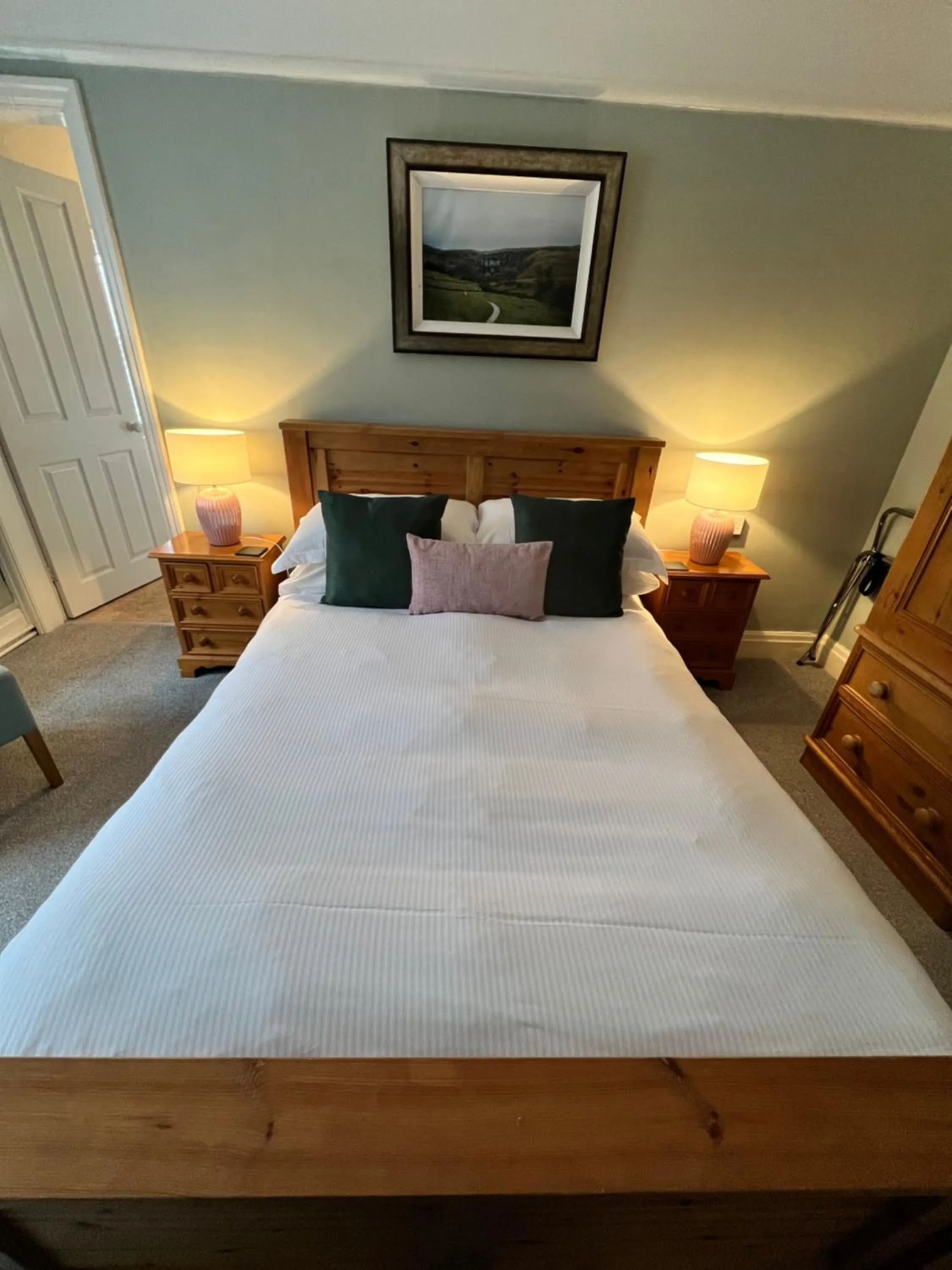 Bed in Devonshire Arms Inn