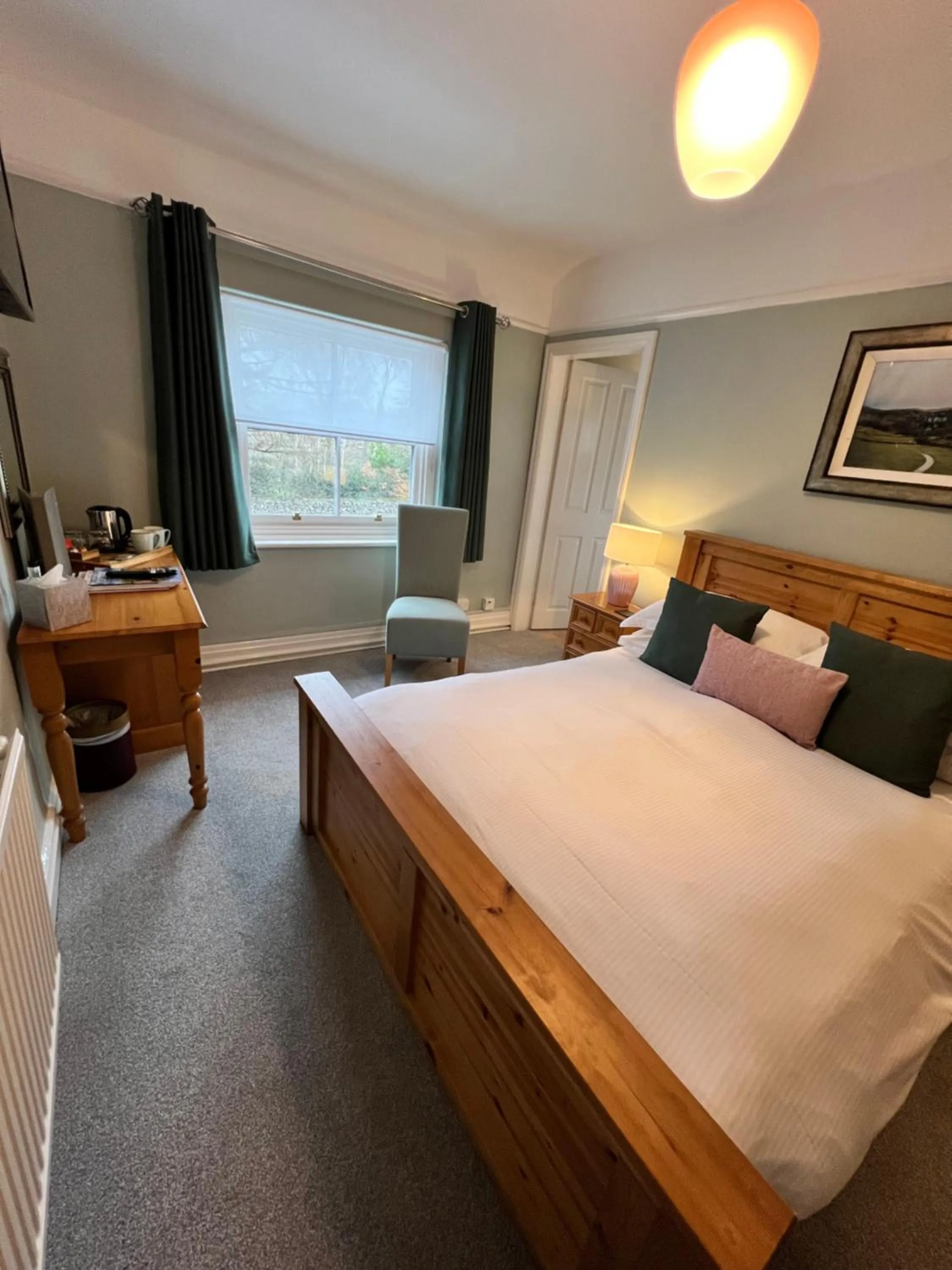 Bed in Devonshire Arms Inn