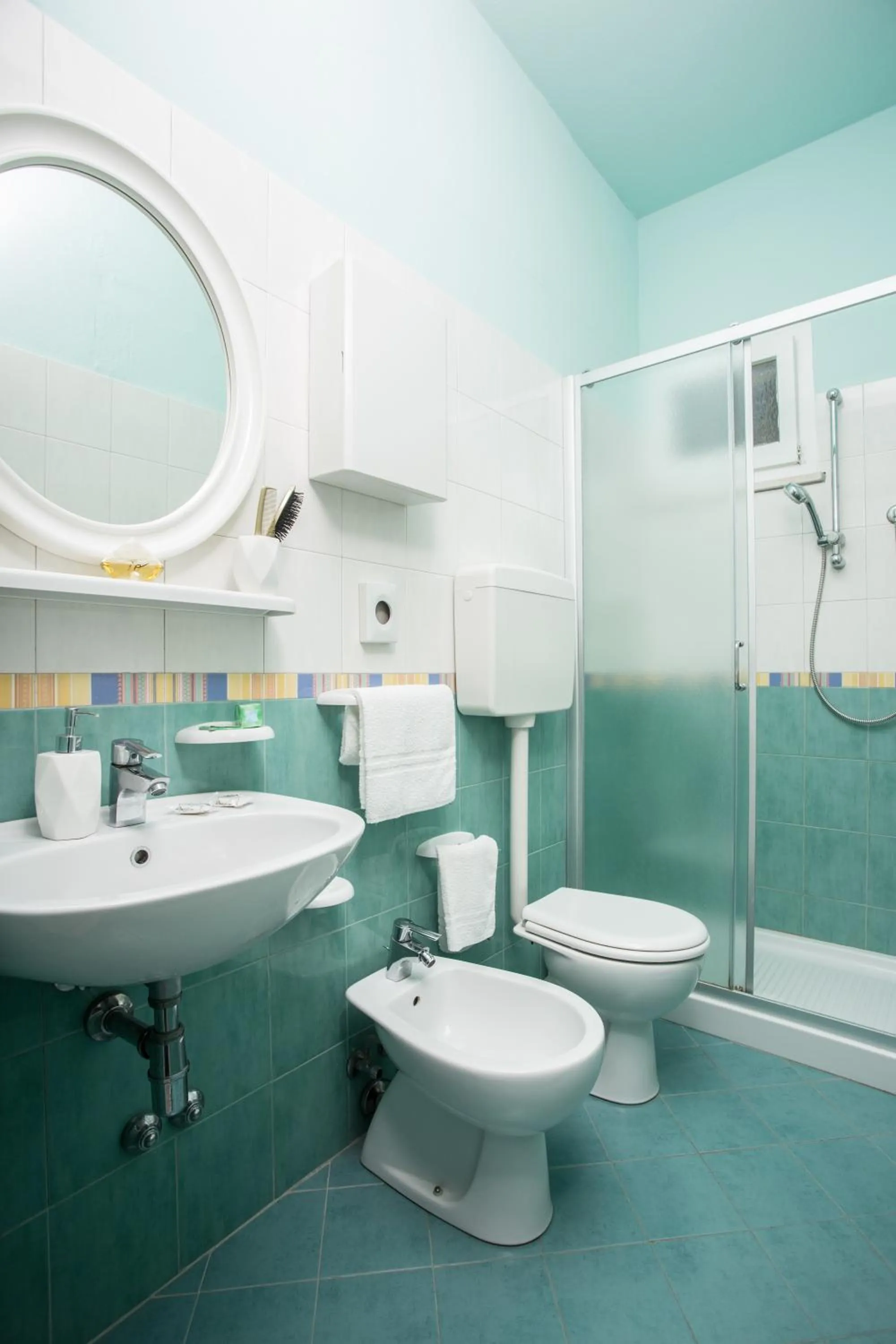 Shower in Hotel Continental