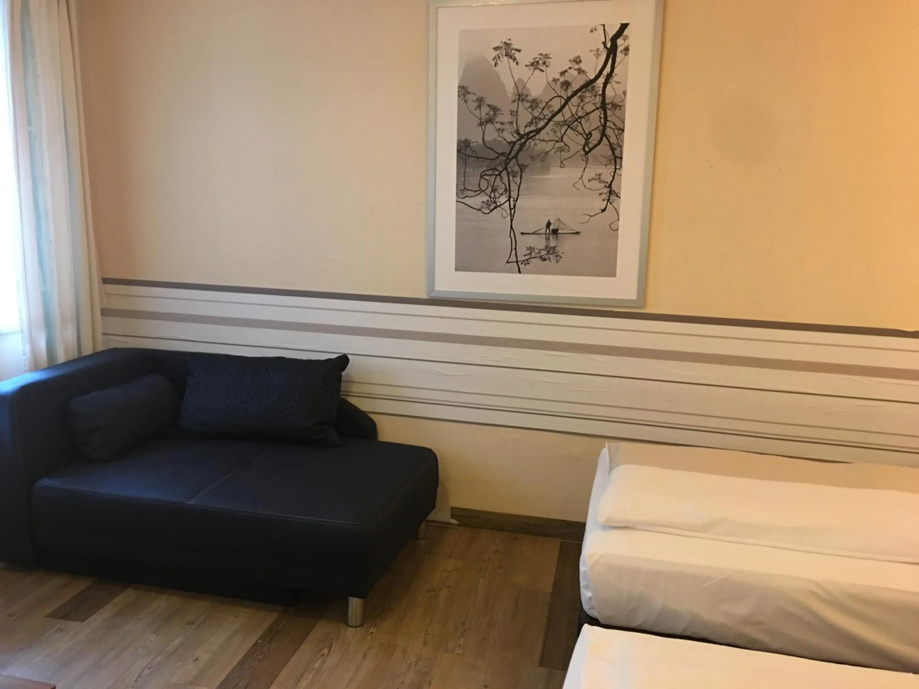Living room, Bed in AltDüsseldorf