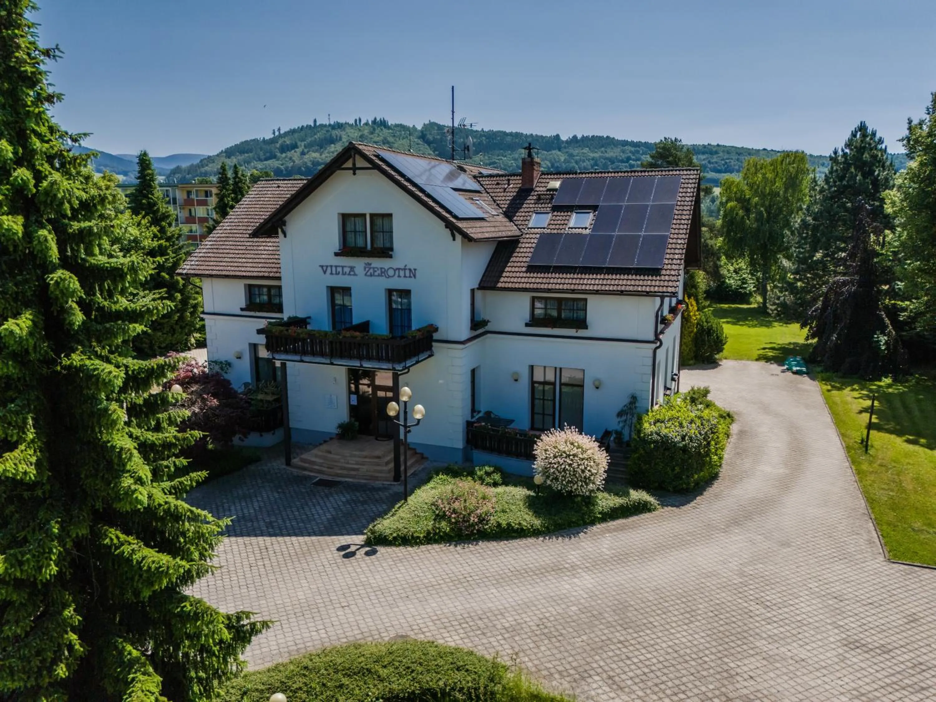 Property building in Villa Žerotín Penzion Bed & Breakfast