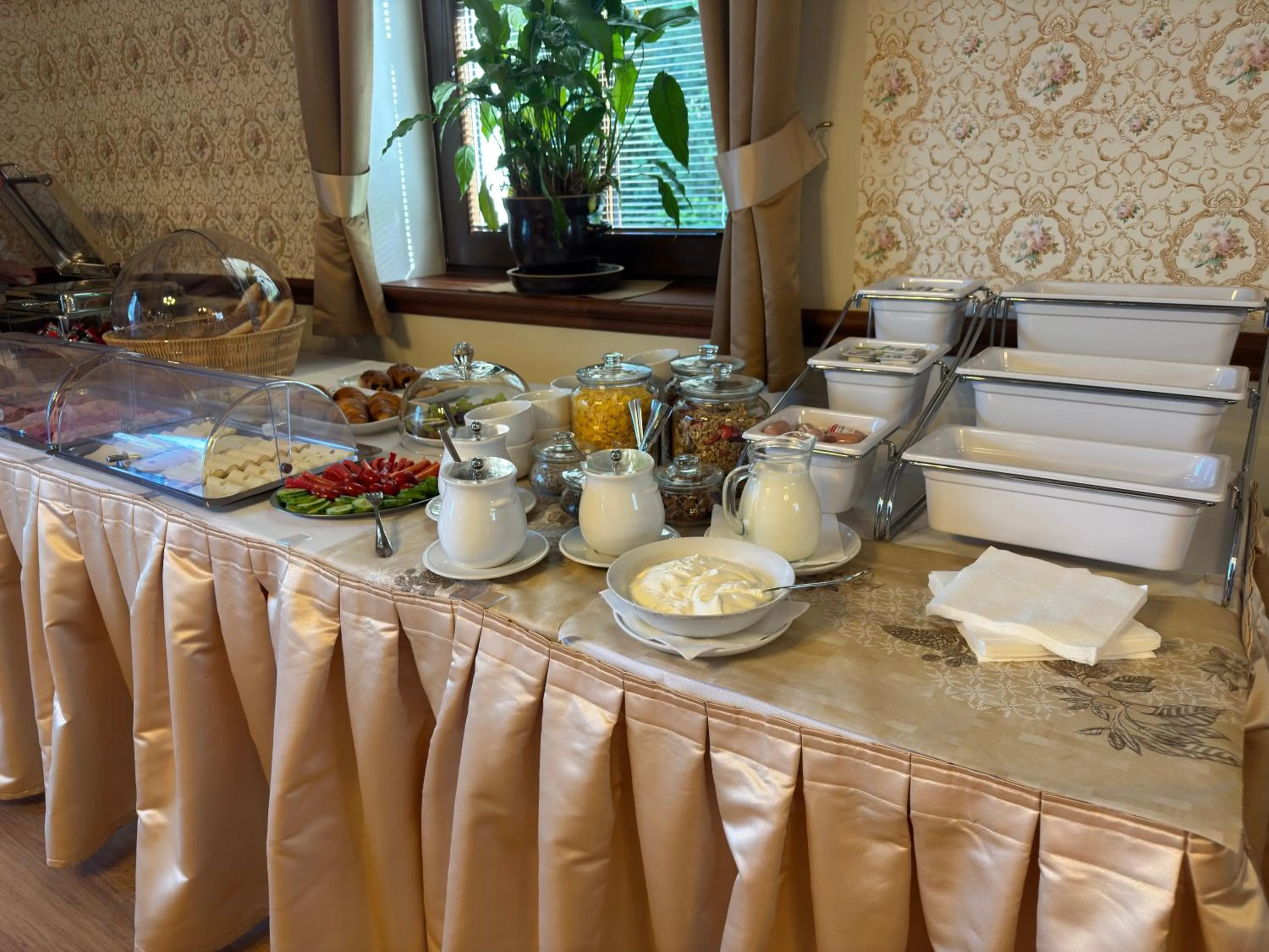 Buffet breakfast in Villa Žerotín Penzion Bed & Breakfast