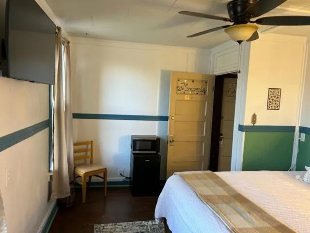 Bed in The Hotel Eastin