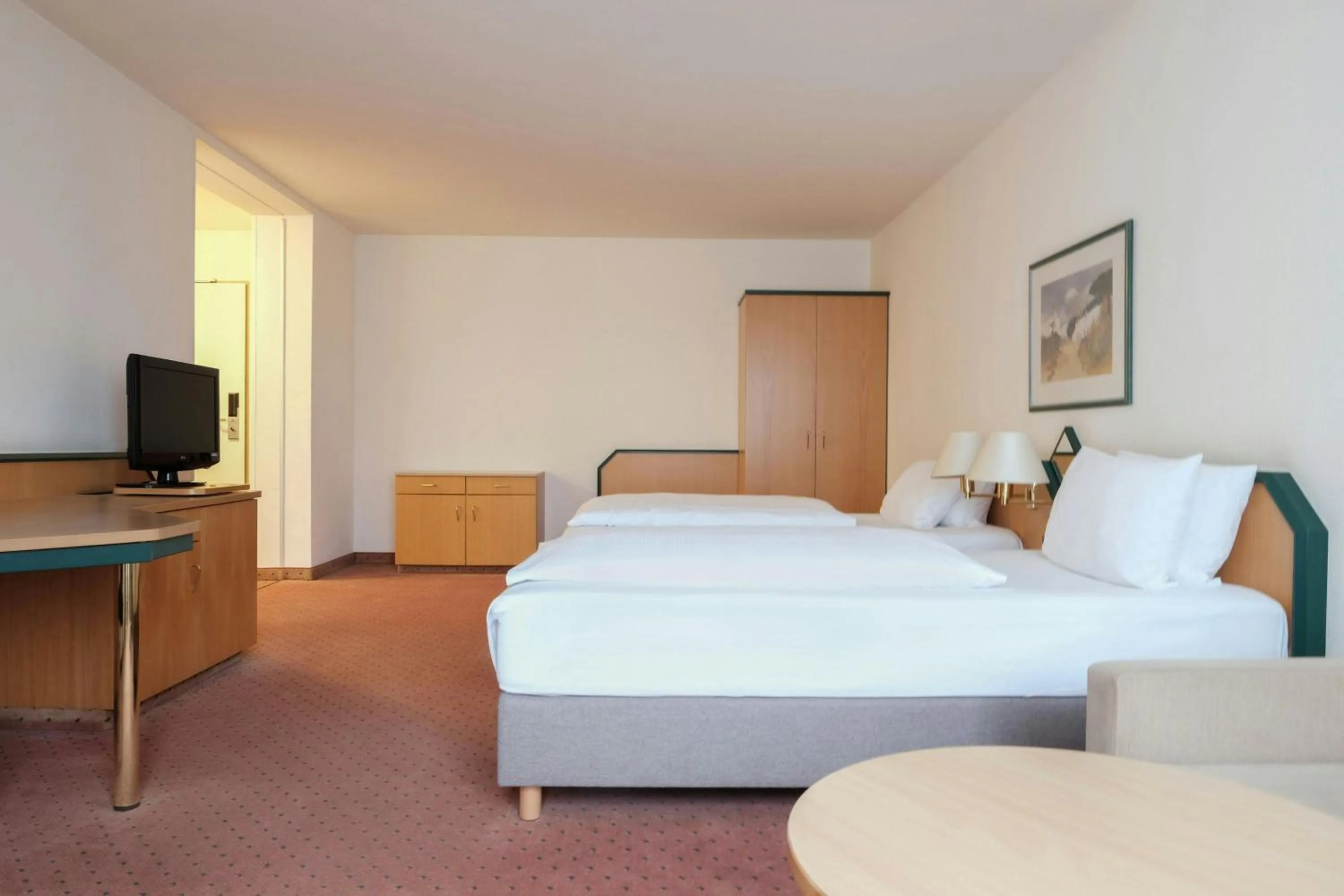 Photo of the whole room, Bed in Holiday Inn Essen City Centre, an IHG Hotel