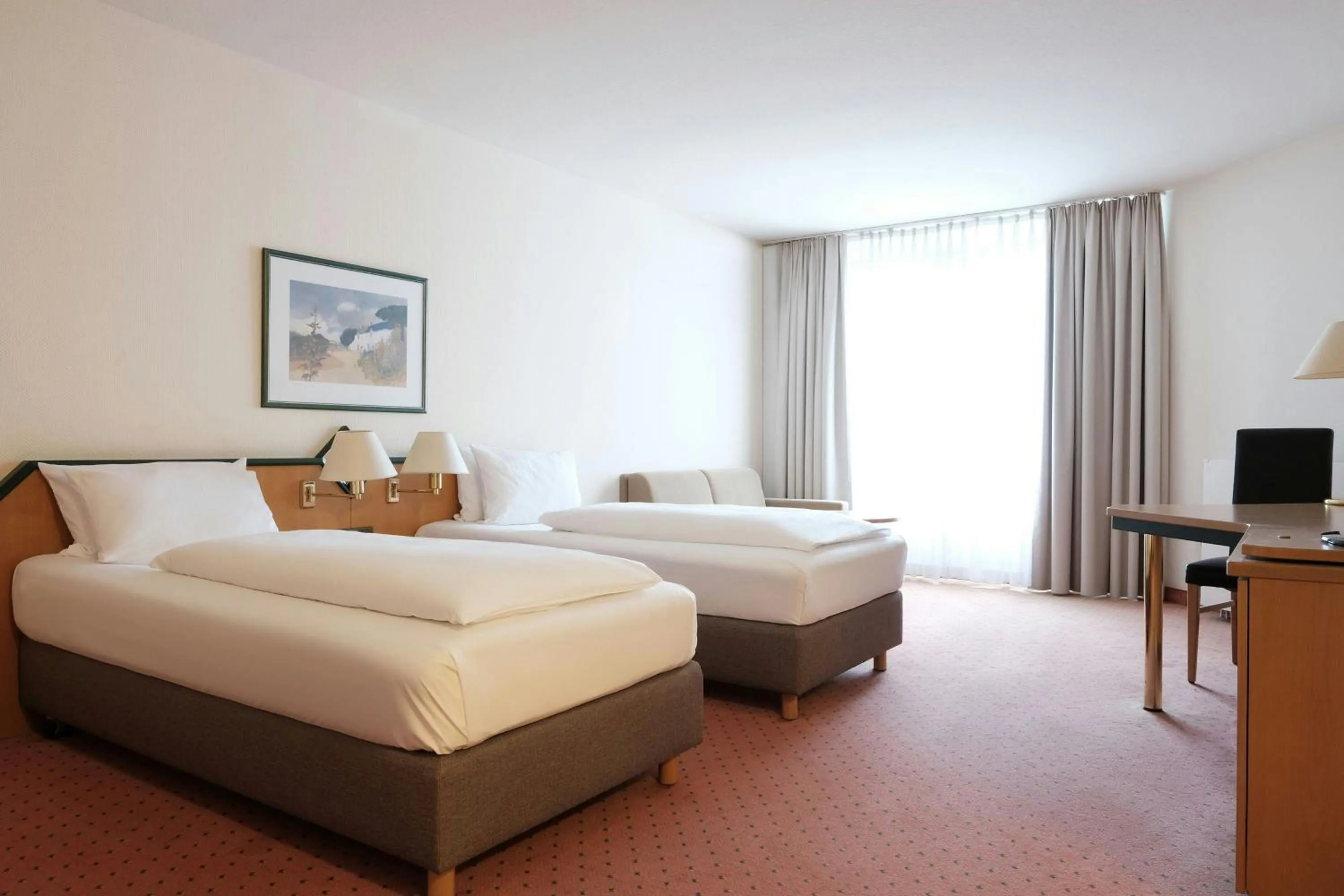 Photo of the whole room, Bed in Holiday Inn Essen City Centre, an IHG Hotel