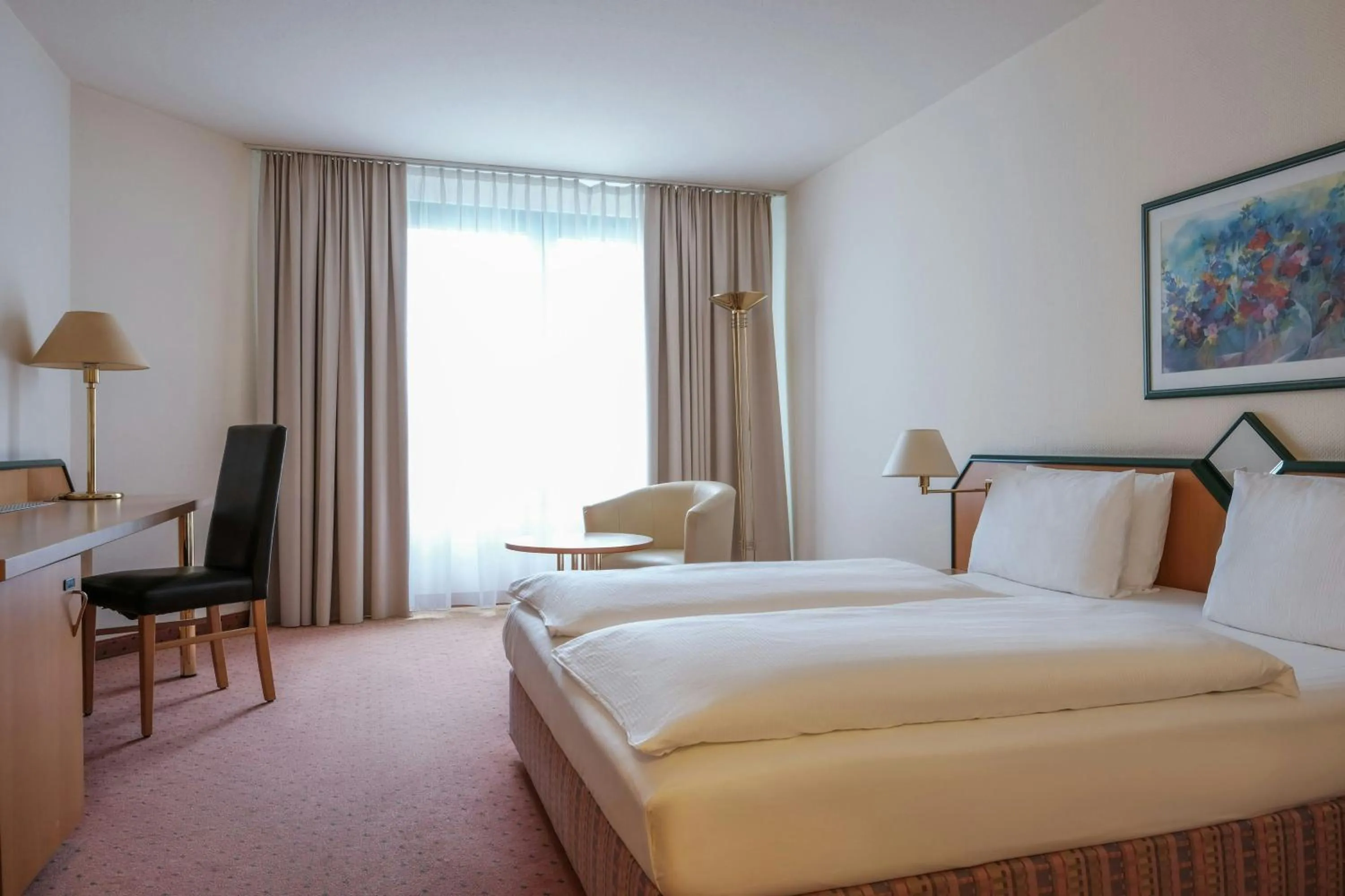 Photo of the whole room, Bed in Holiday Inn Essen City Centre, an IHG Hotel