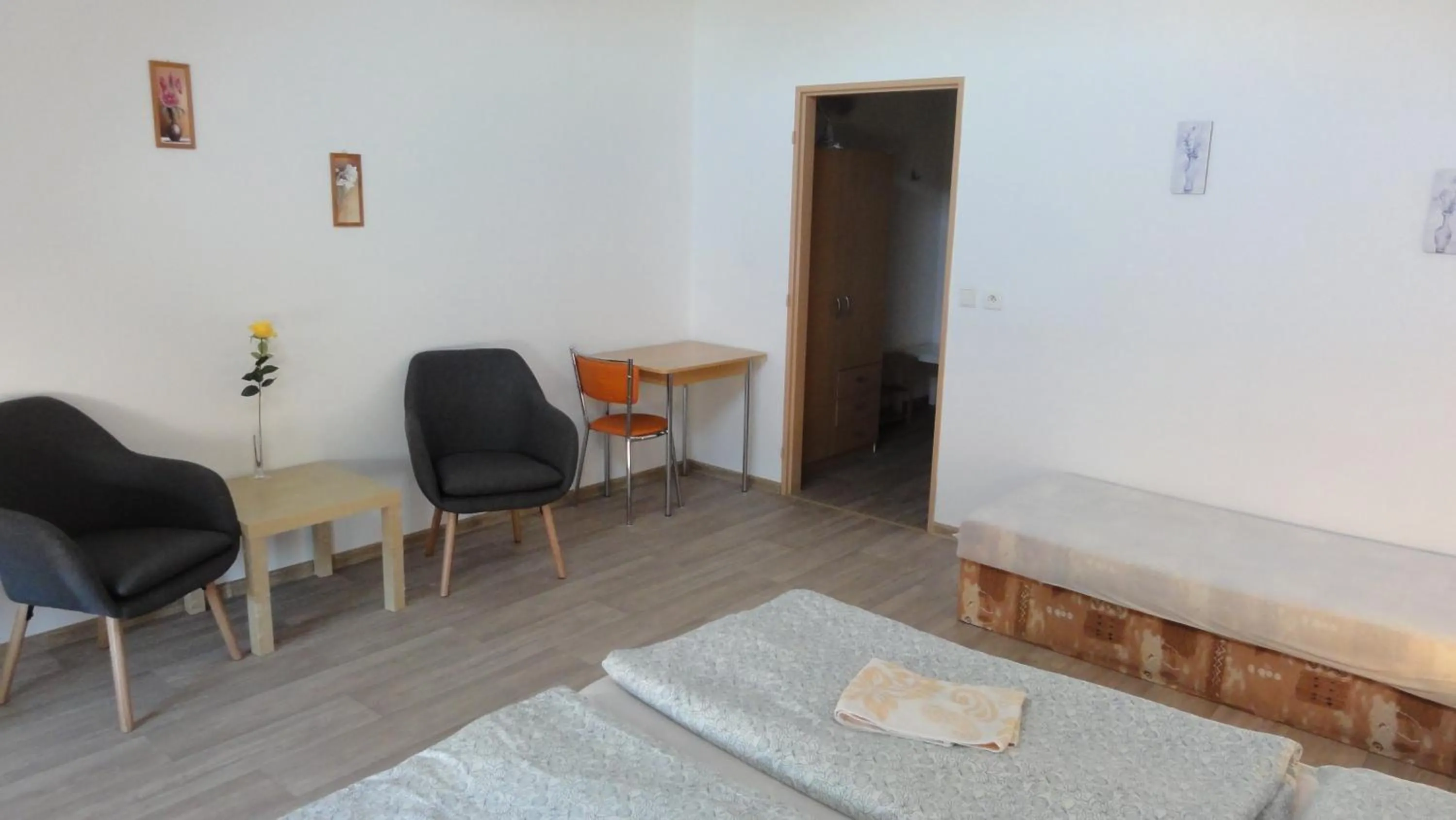 Communal lounge/ TV room, Bed in Penzion U Hradeb