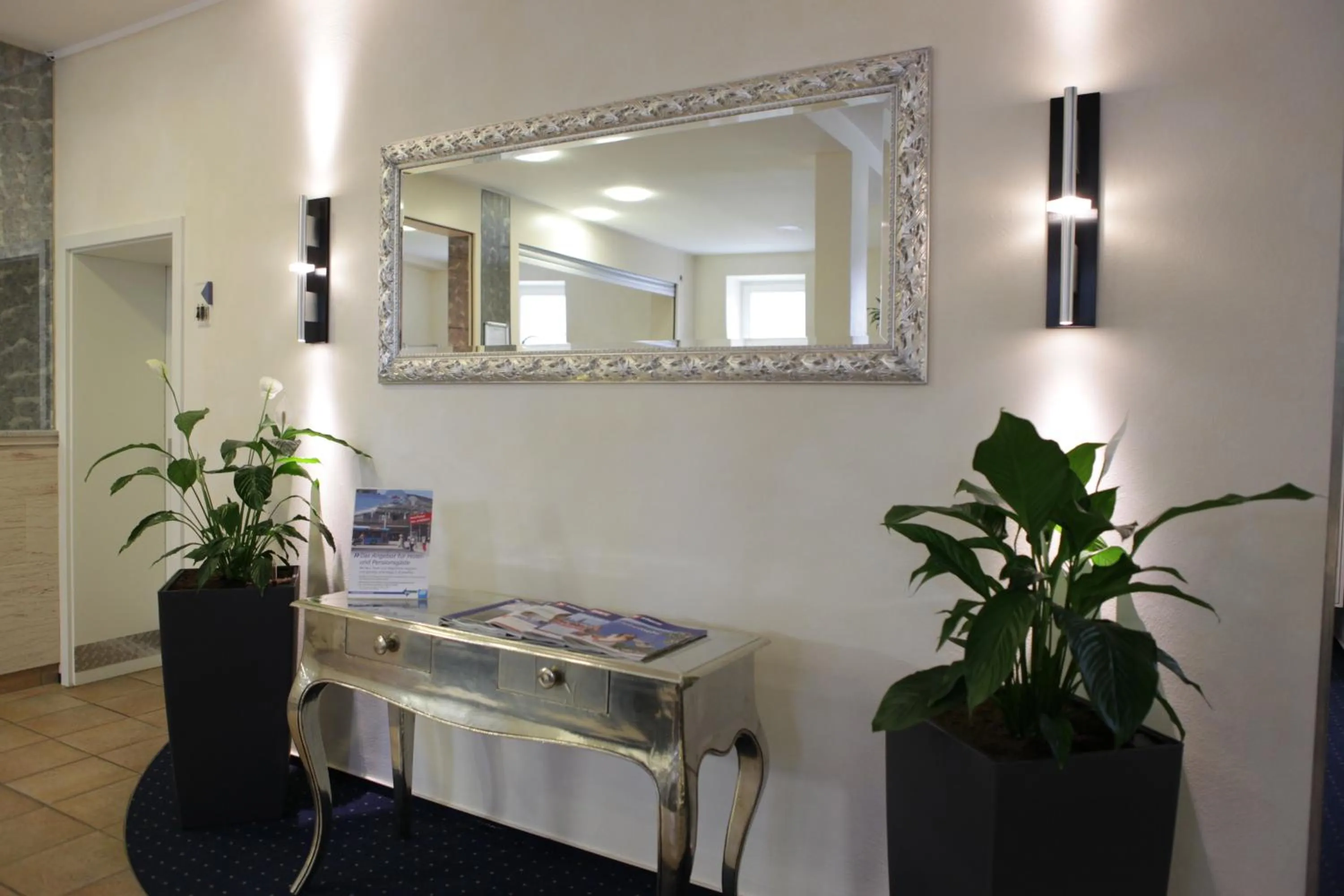 Lobby or reception in Stadthotel Kassel