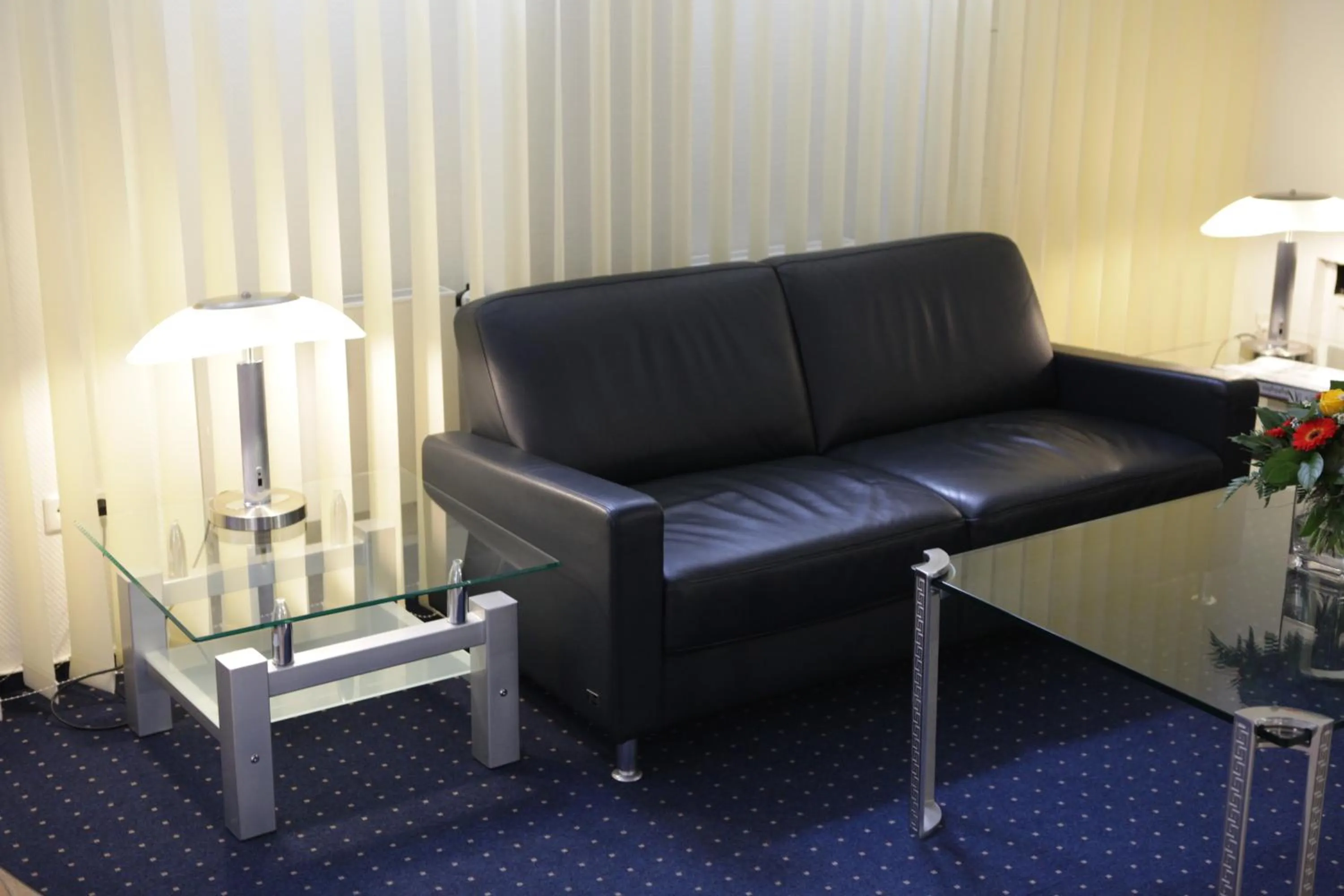 Lobby or reception in Stadthotel Kassel