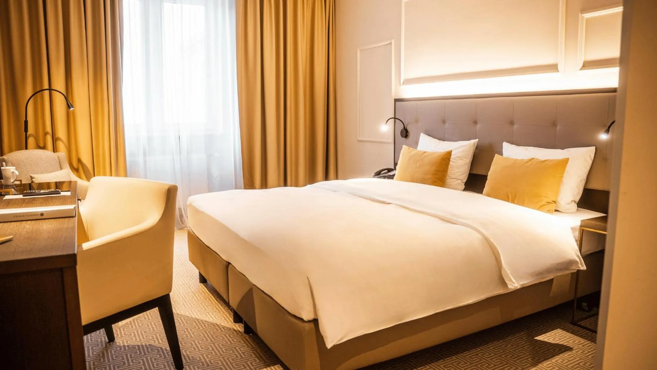 Photo of the whole room, Bed in Parkhotel Kurhaus