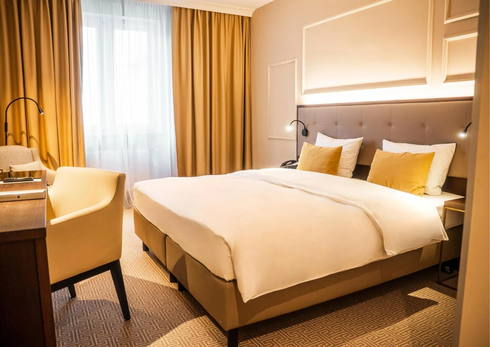 Photo of the whole room, Bed in Parkhotel Kurhaus