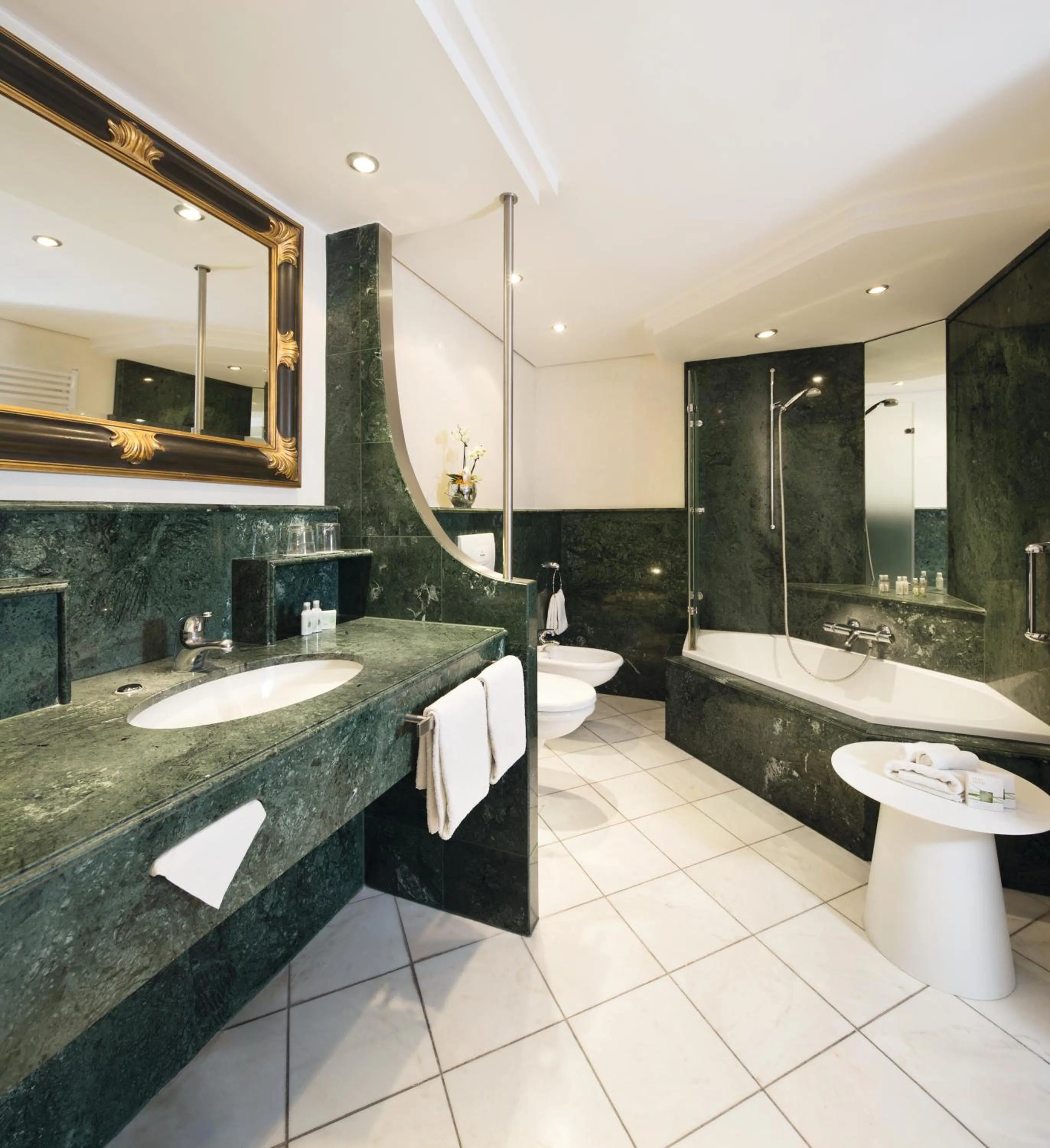 Bathroom in Mövenpick Hotel Münster am Aasee