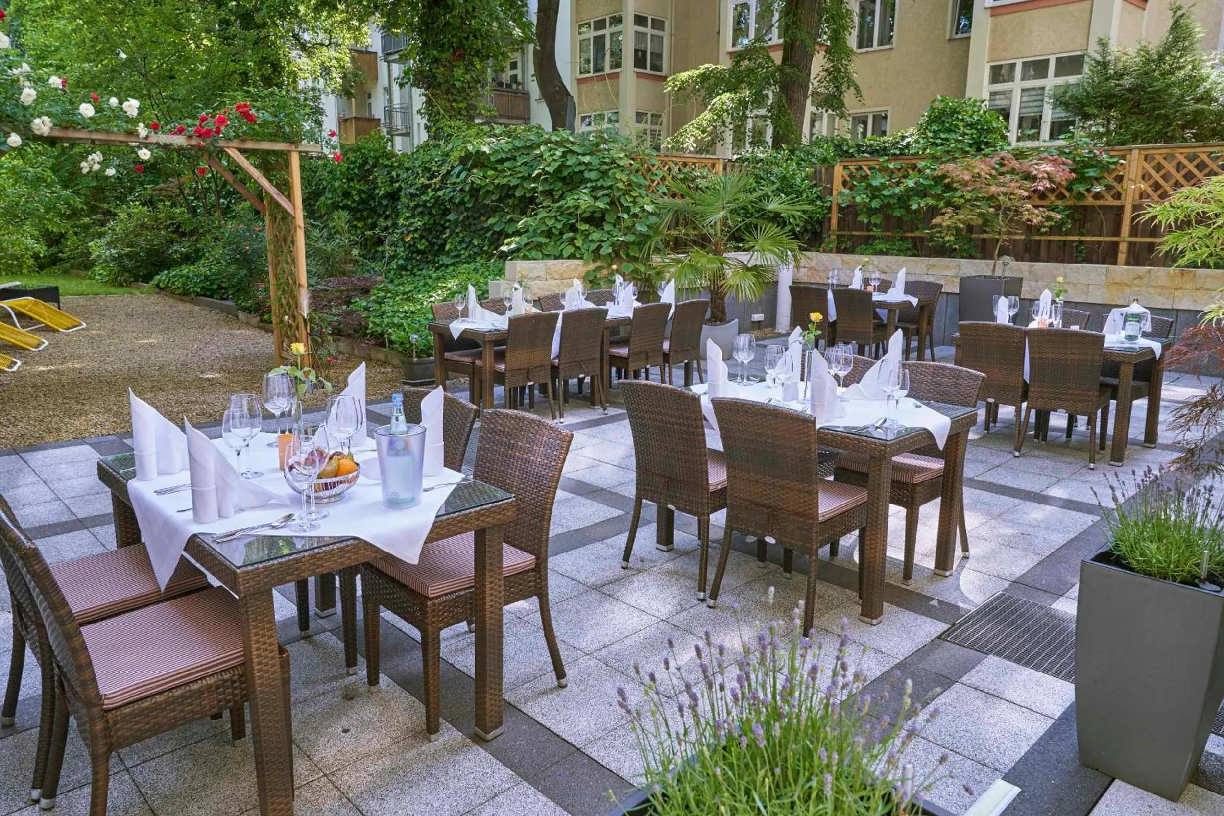 Patio in Balance Hotel Leipzig Alte Messe