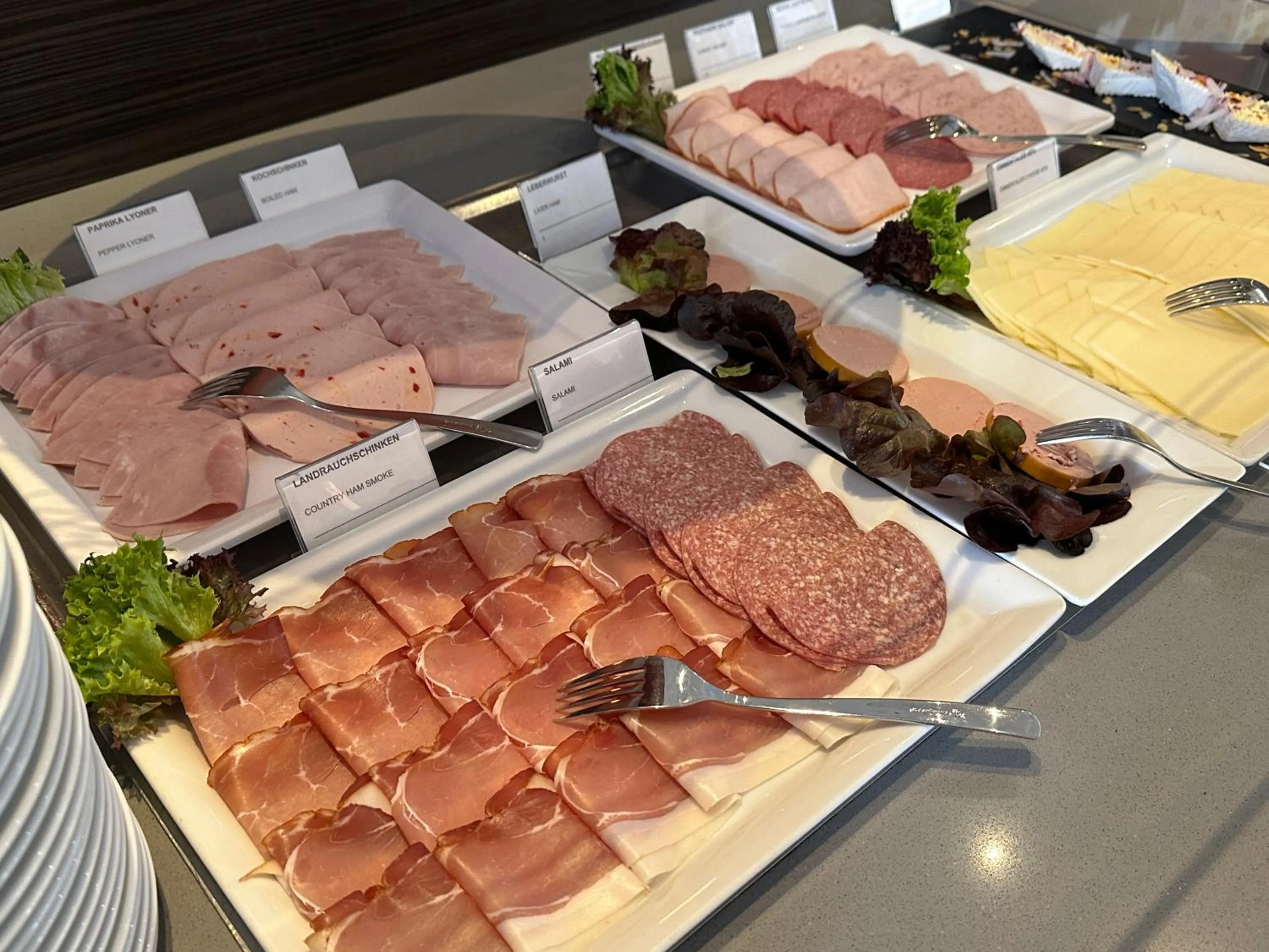 Breakfast in Mercure Hotel Düsseldorf Neuss