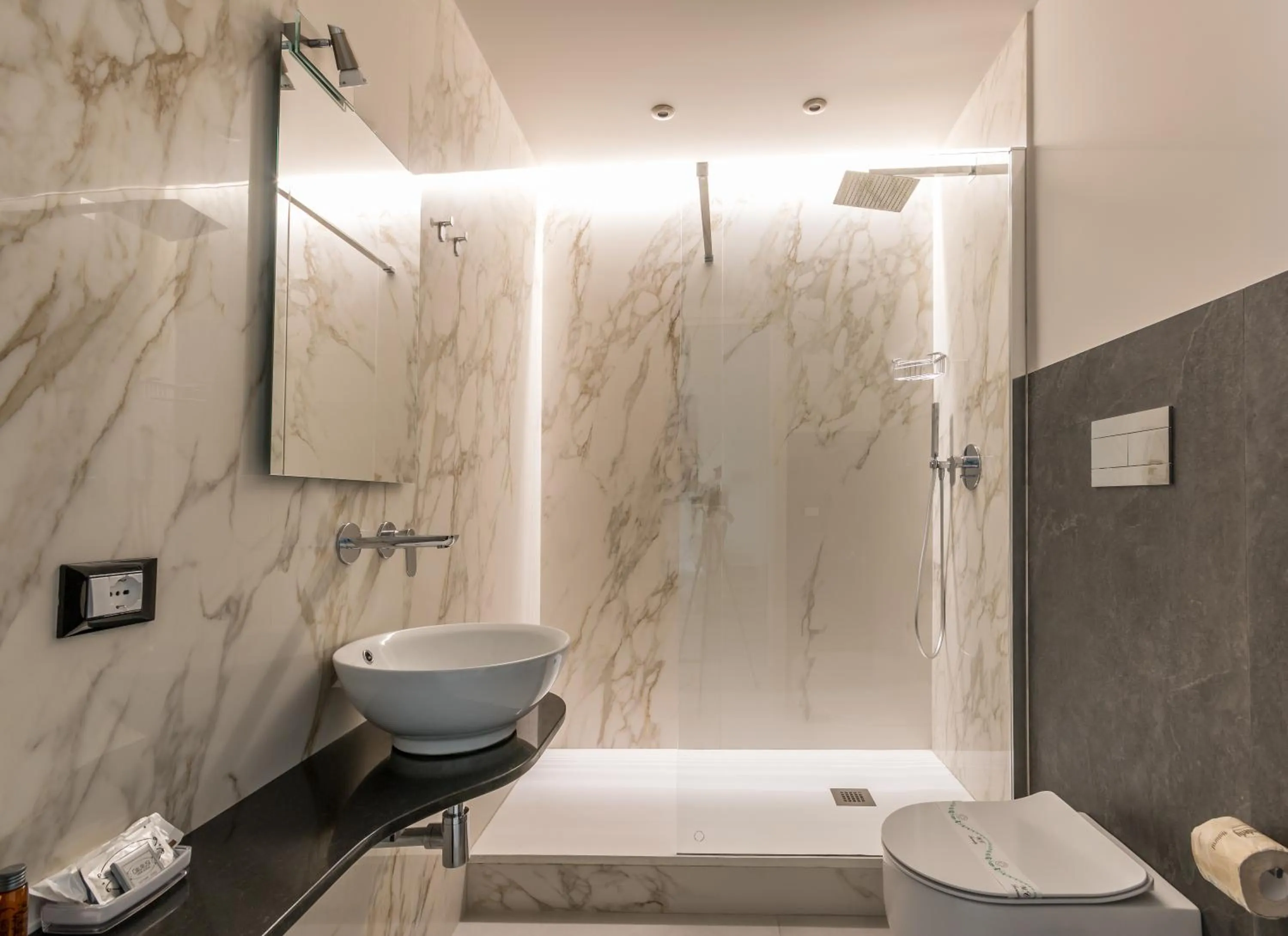 Bathroom in PhotoRooms B&B