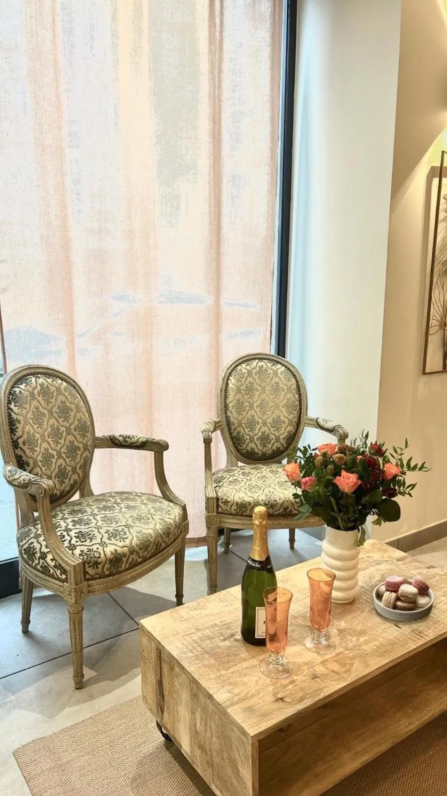 Lobby or reception in Hôtel Le National Clichy Paris