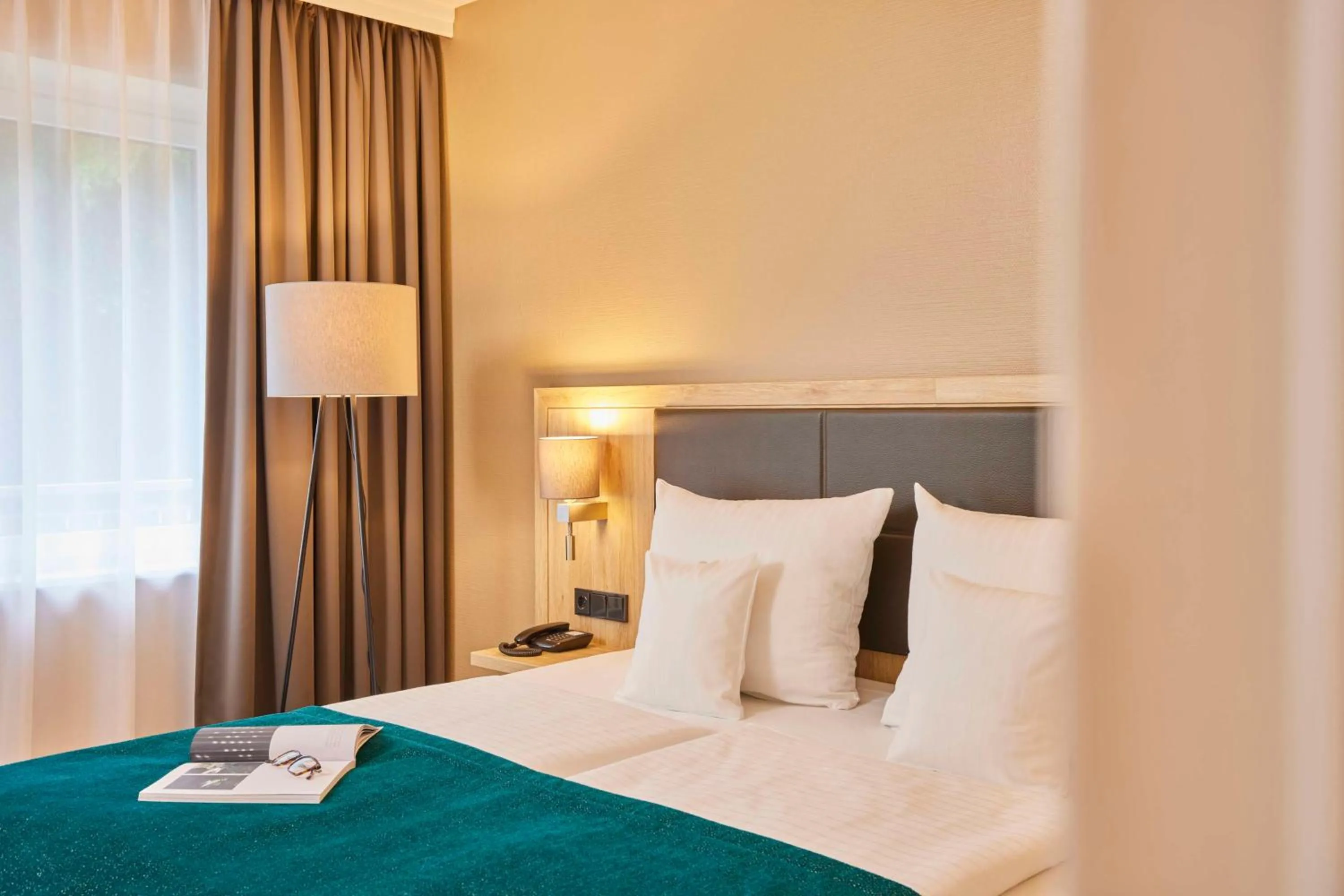 Bedroom, Bed in Best Western Premier Alsterkrug Hotel