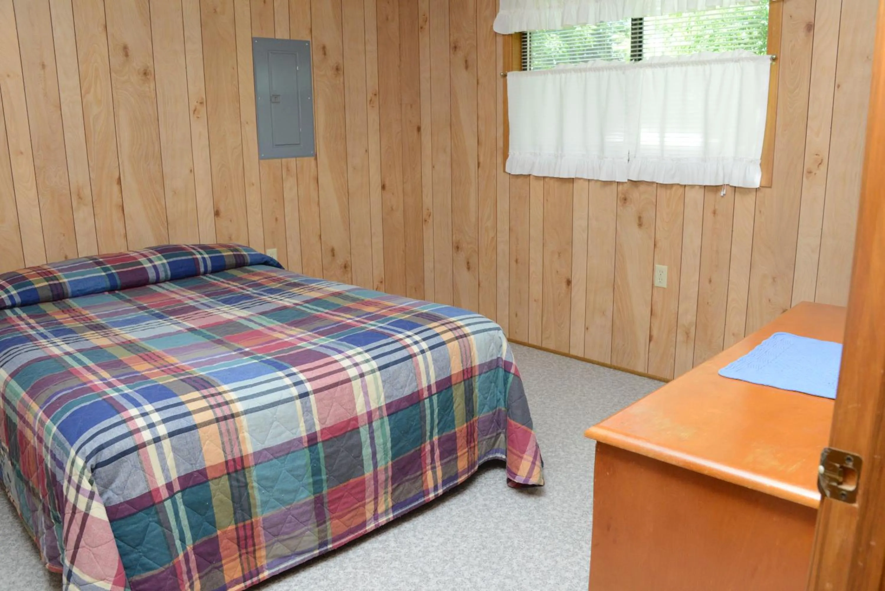 Bedroom, Bed in Riverside Resort