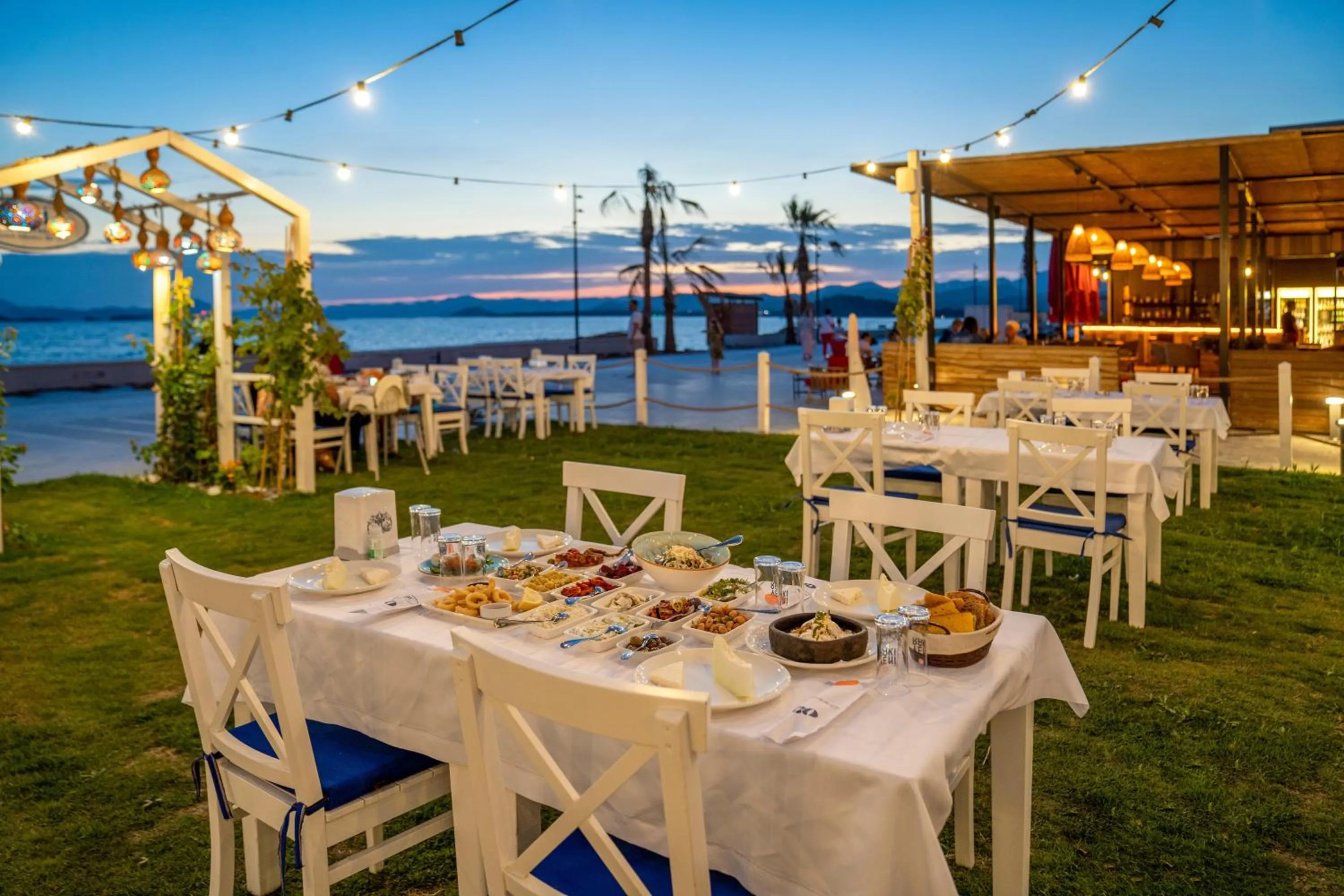 Restaurant/places to eat in Uras Beach Hotel