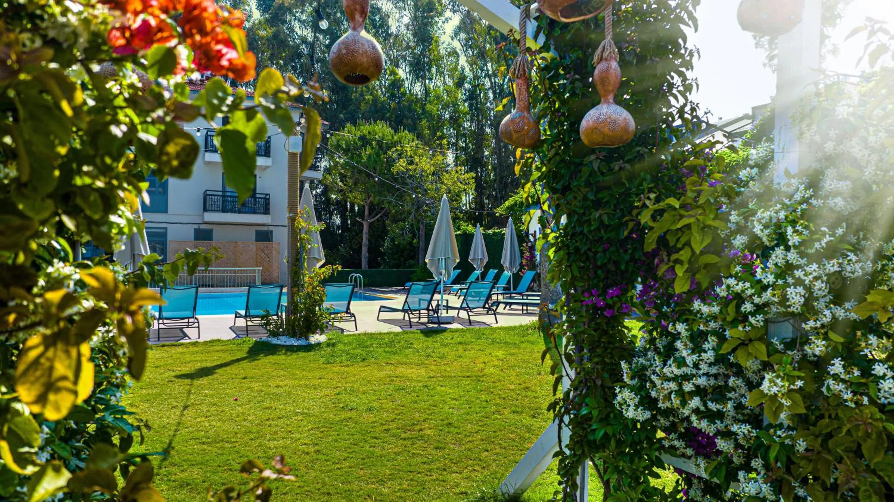 Garden in Uras Beach Hotel
