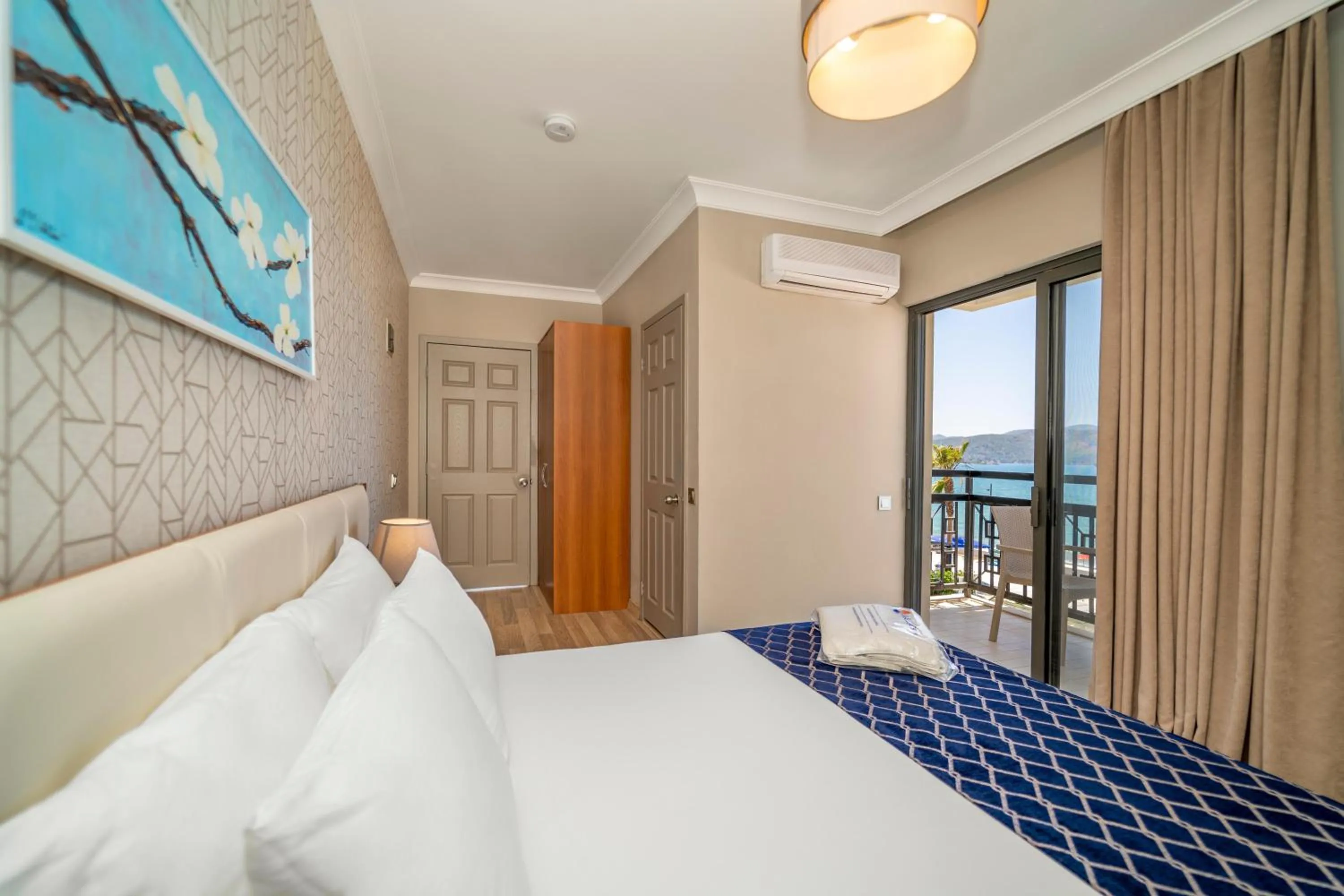 View (from property/room), Bed in Uras Beach Hotel