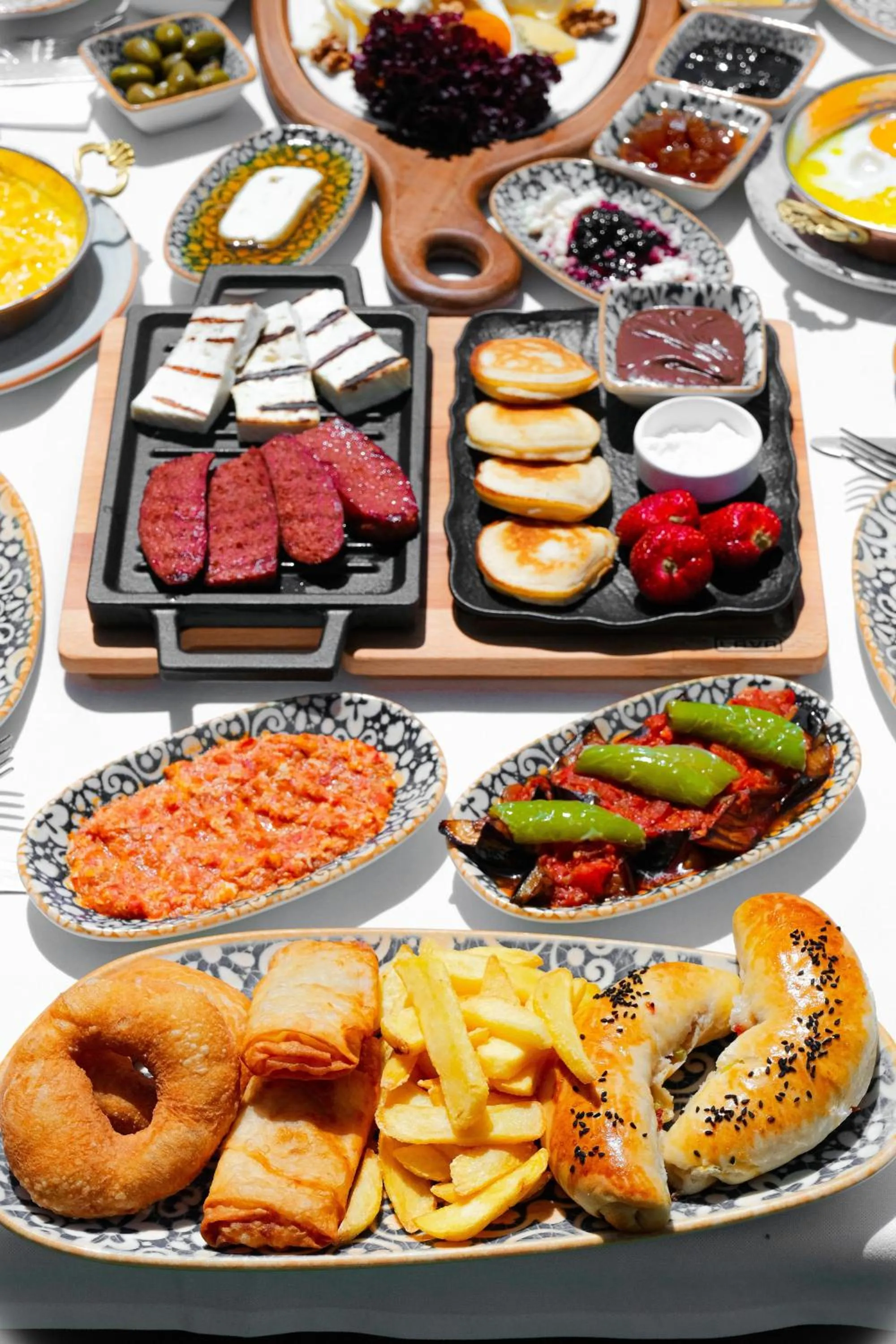 Restaurant/places to eat in Uras Beach Hotel