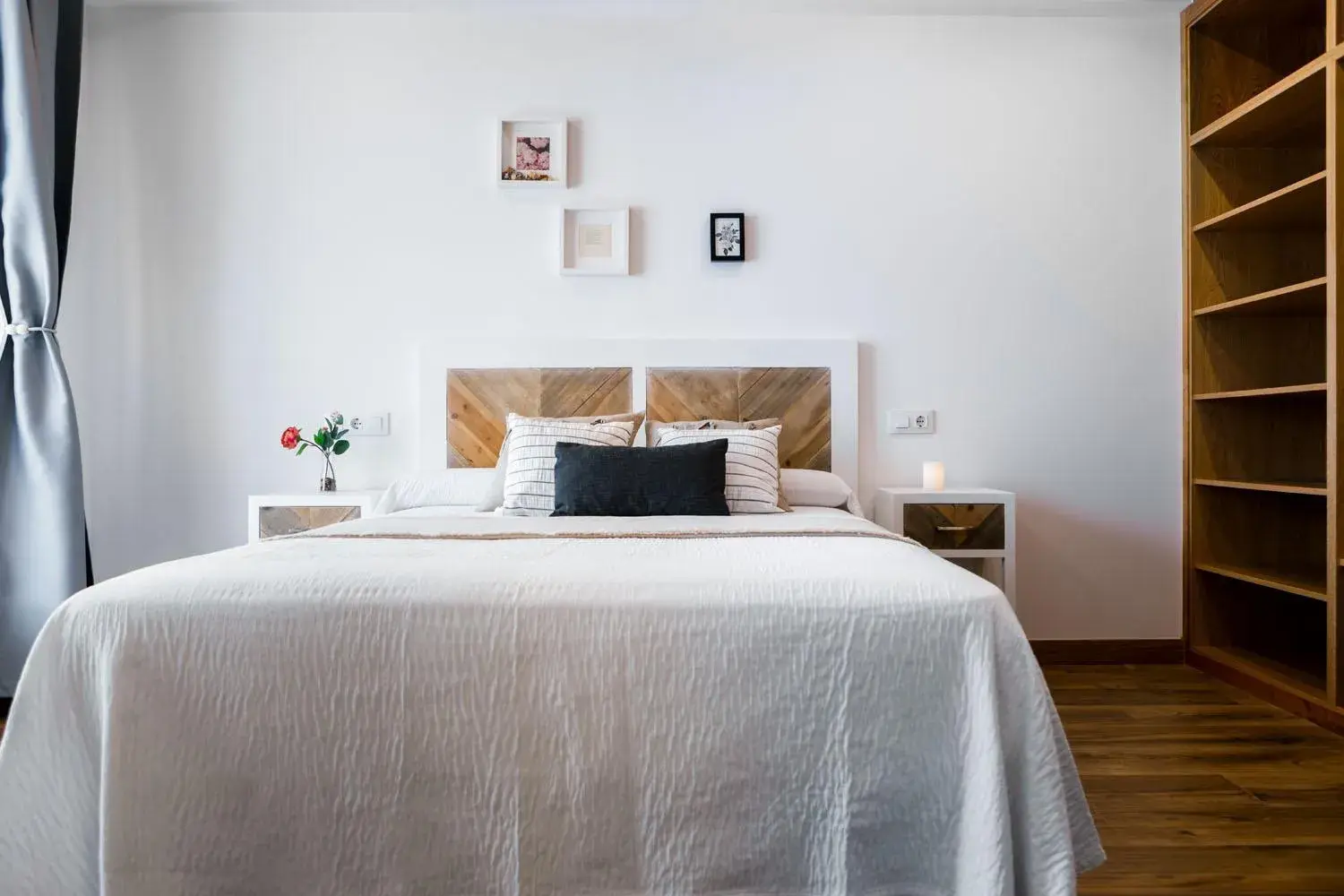 Triple Room with Shower in Posada rural Fuente Juliana Triple Room with Shower in Posada rural Fuente Juliana