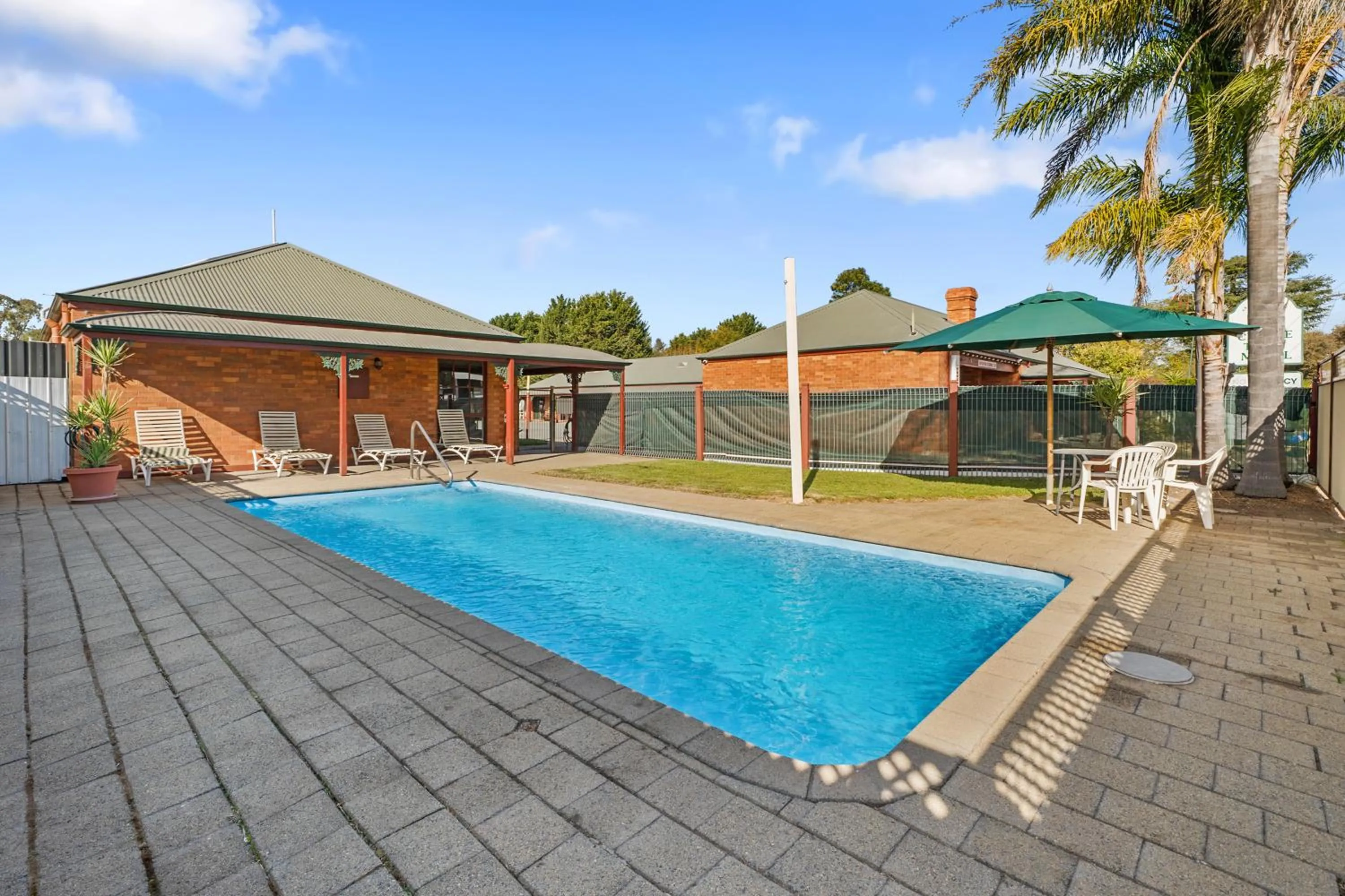 Swimming pool in Centre Town Motel