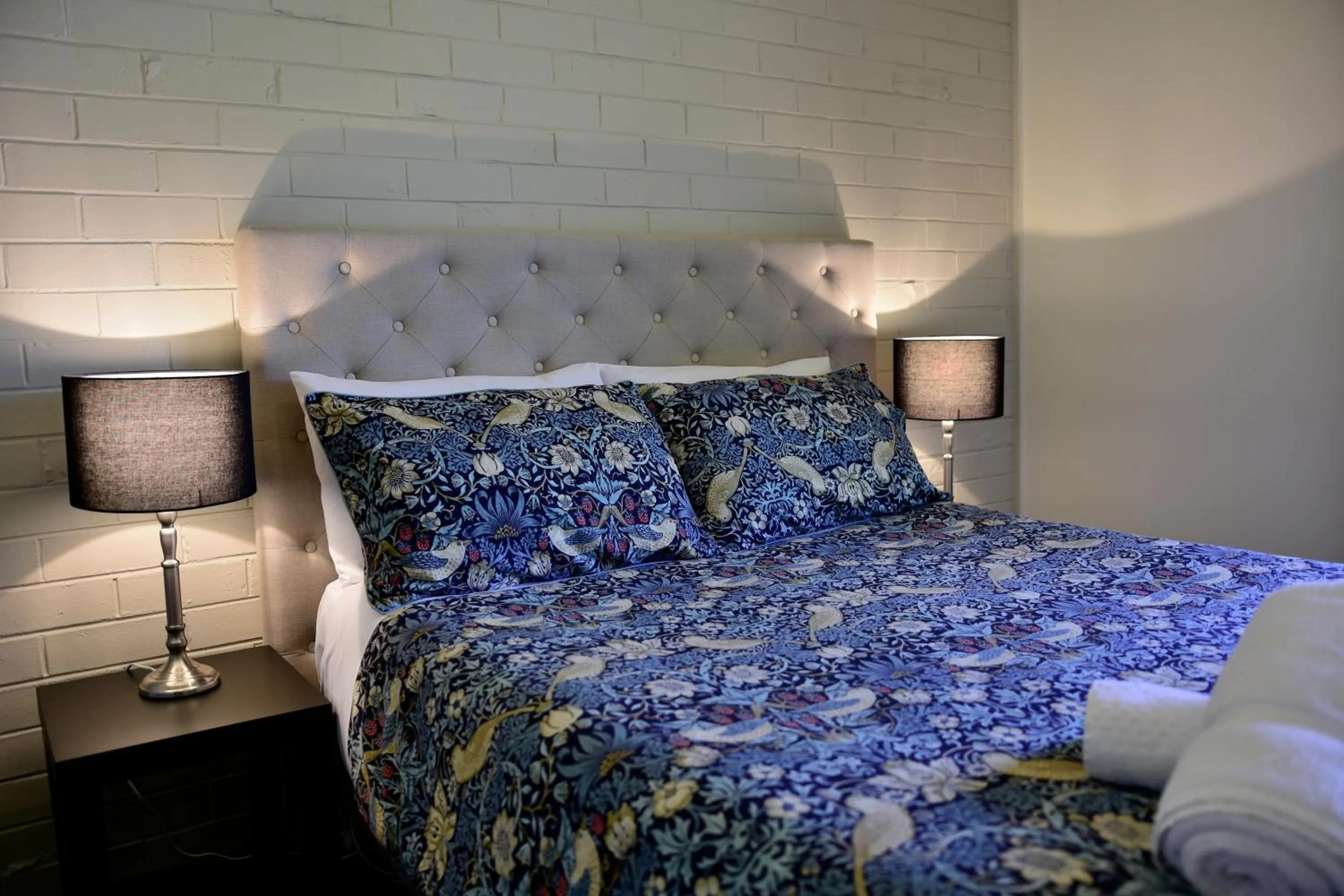 Bedroom, Bed in Halls Haven Holiday Units