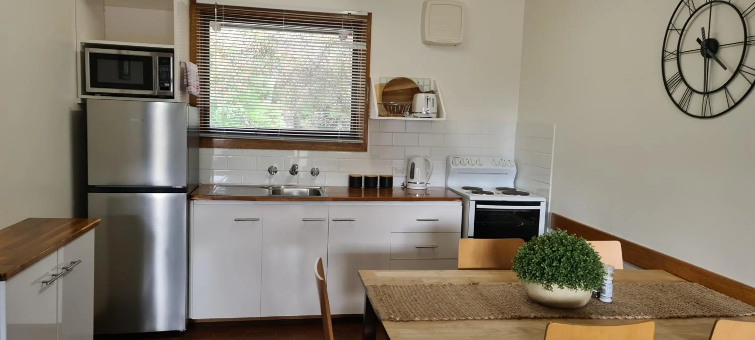 Kitchen or kitchenette in Halls Haven Holiday Units