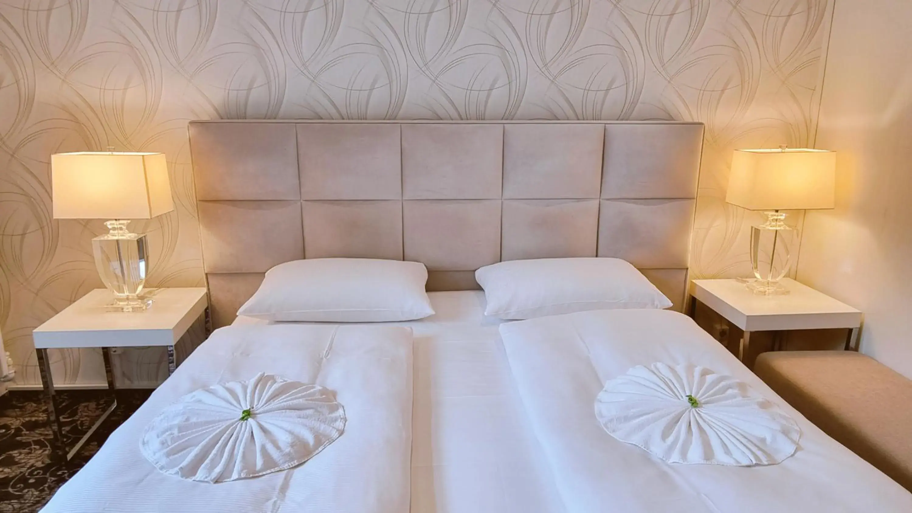 Deluxe Double Room with Balcony in Hotel Gasteiner Hof Deluxe Double Room with Balcony in Hotel Gasteiner Hof