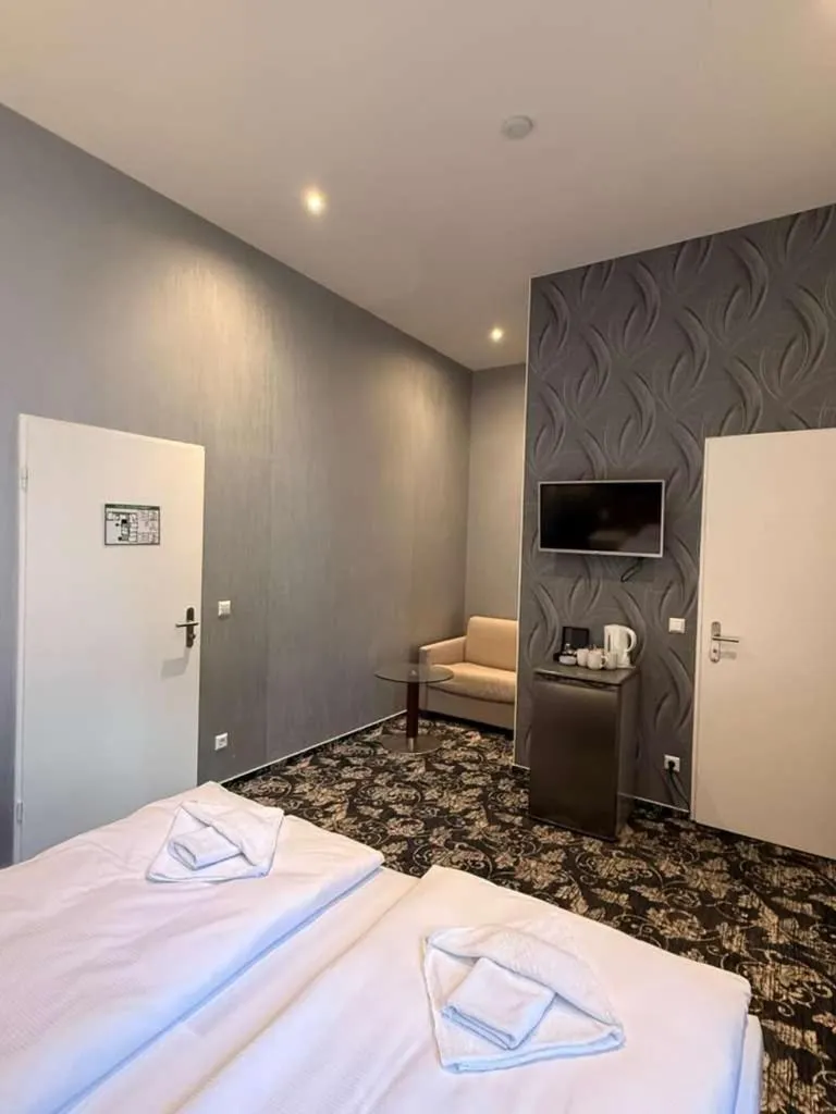 Bedroom, Bed in Hotel Gasteiner Hof