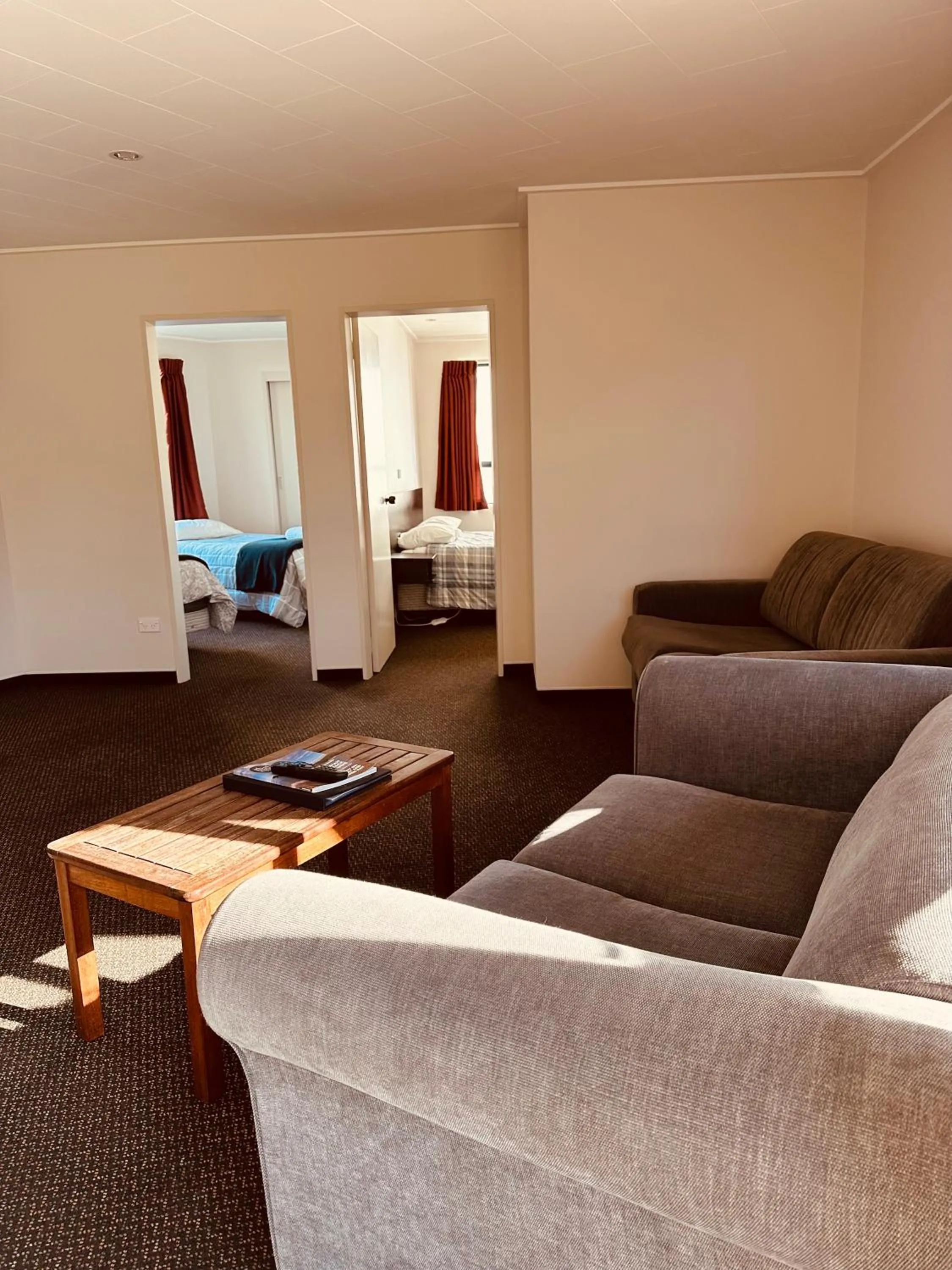 Living room in Cherylea Motel