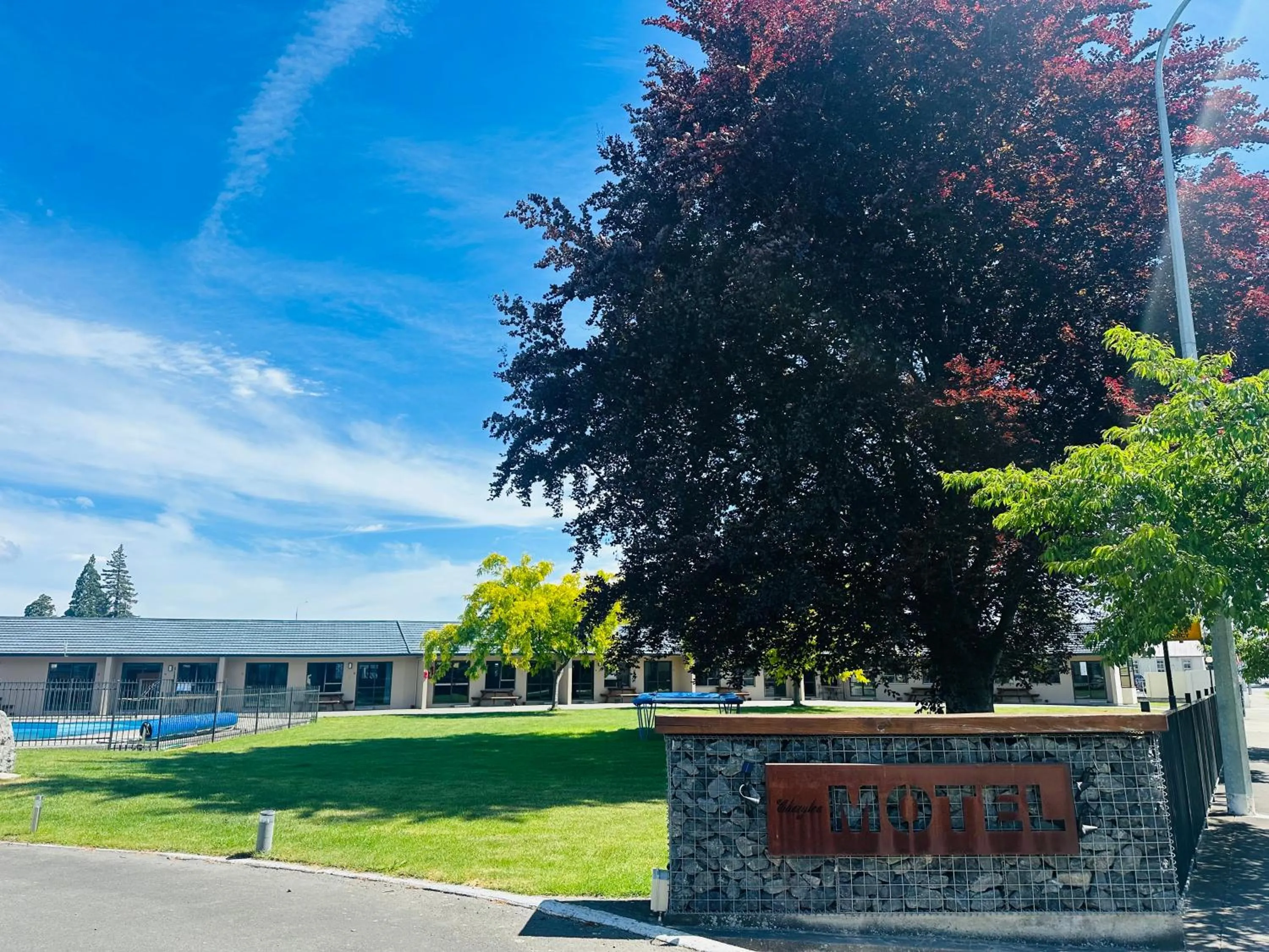 Facade/entrance in Cherylea Motel