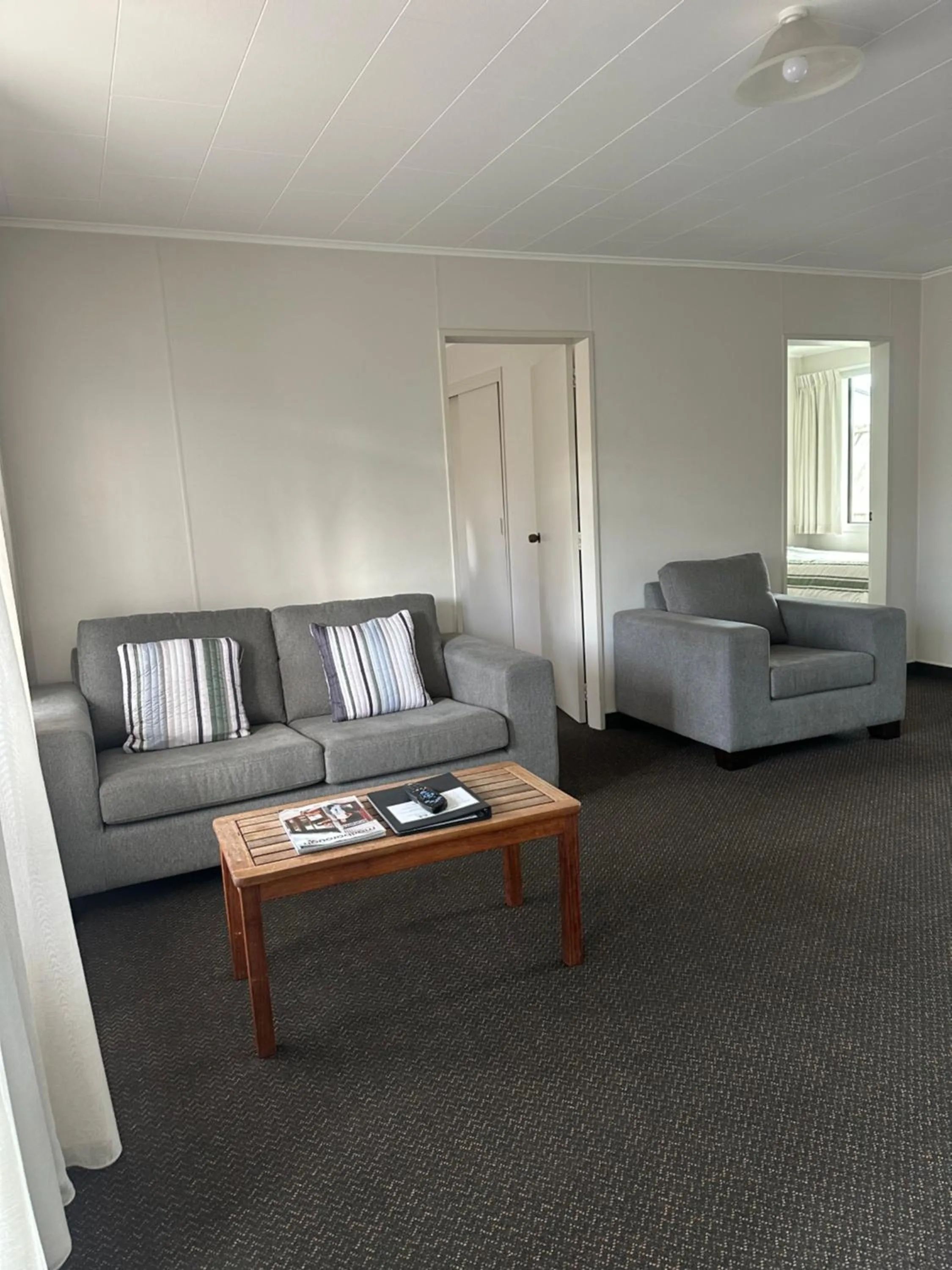 Living room in Cherylea Motel