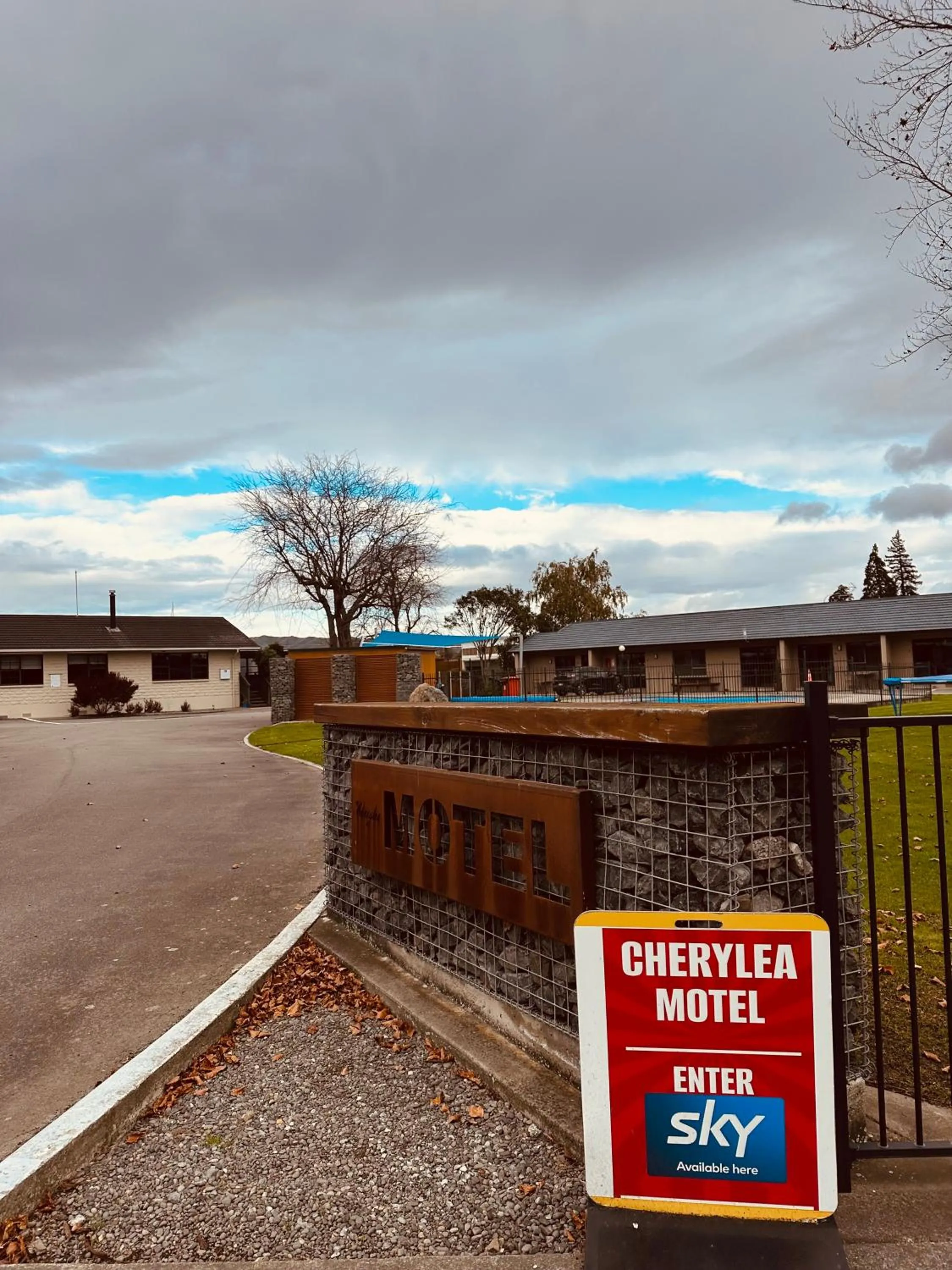 Diving in Cherylea Motel