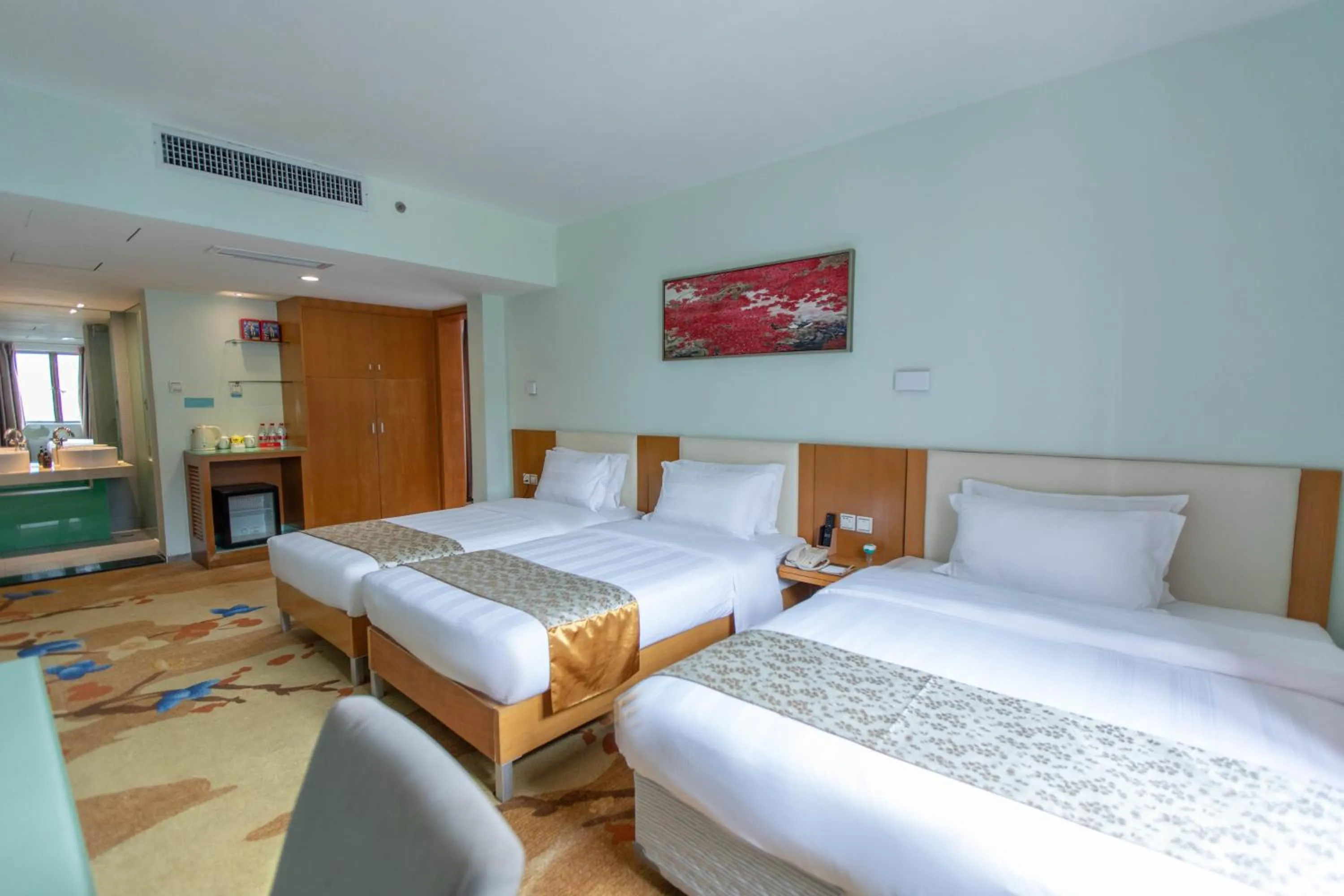 Photo of the whole room, Bed in Shanshui Trends Hotel - Huaqiangbei
