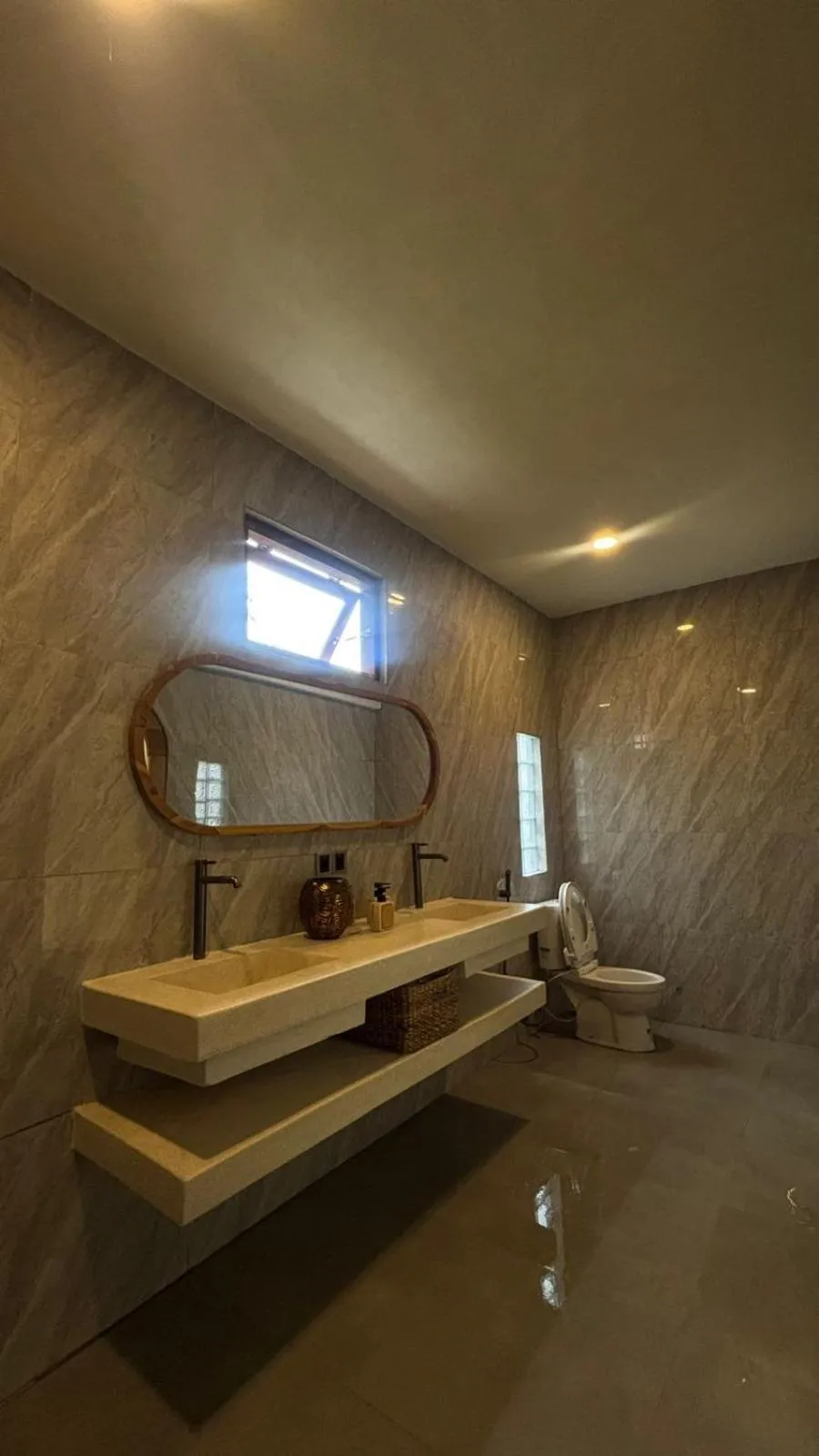 Star Bar and Bungalows