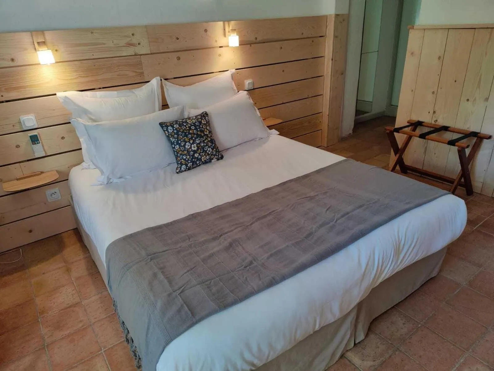 Bedroom, Bed in Le Mas des Laurels