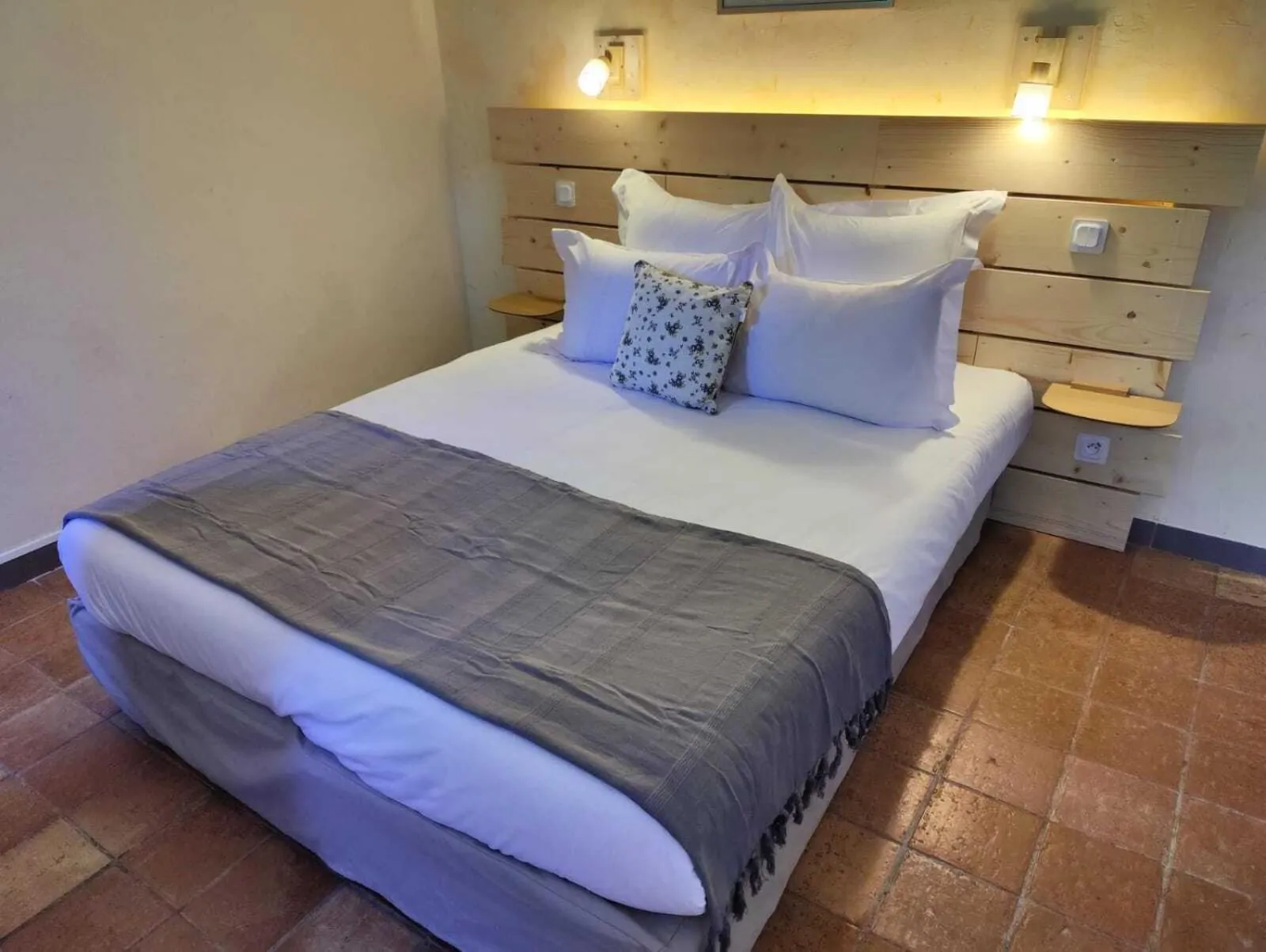 Bedroom, Bed in Le Mas des Laurels