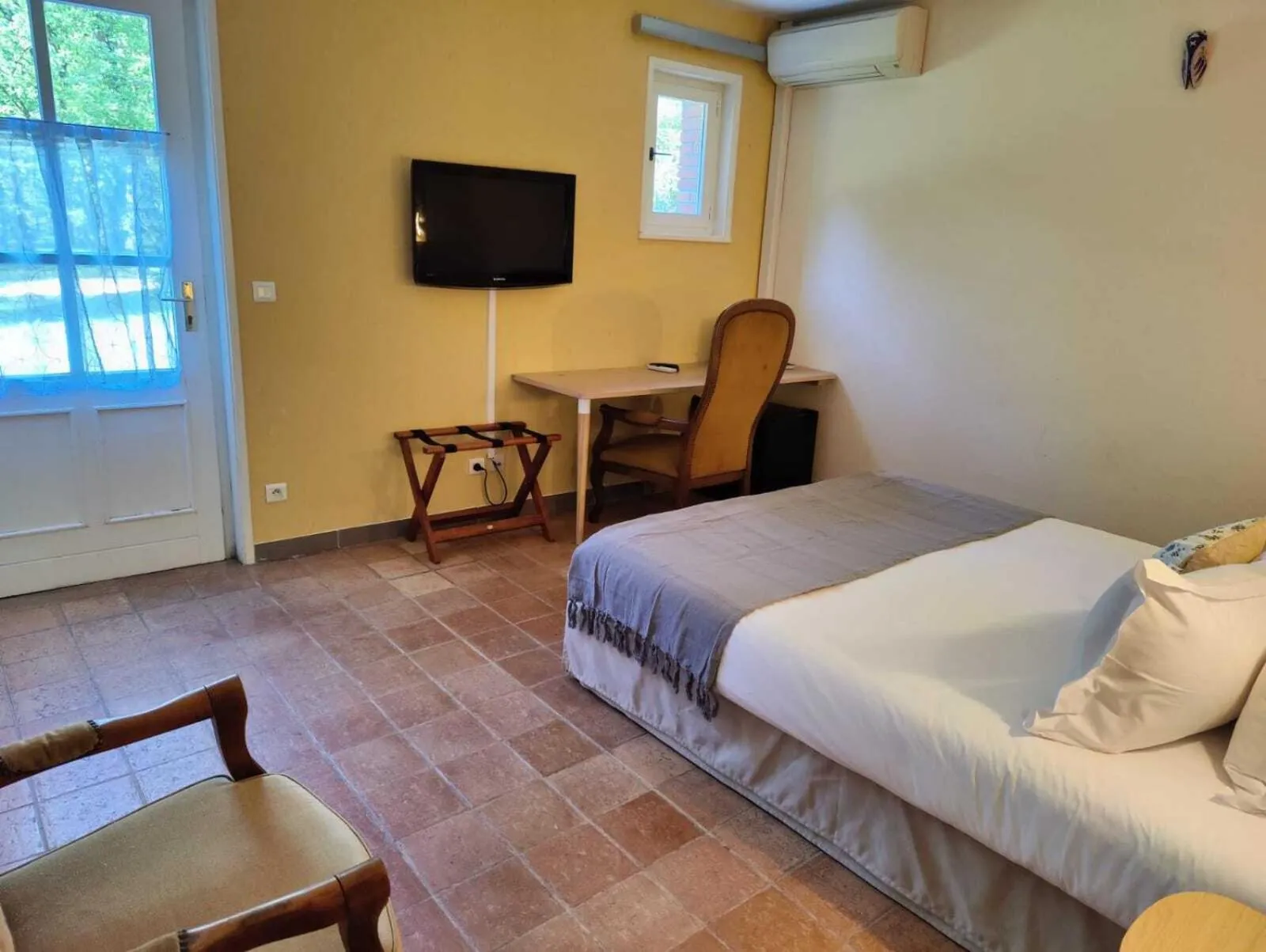 Bedroom, Bed in Le Mas des Laurels