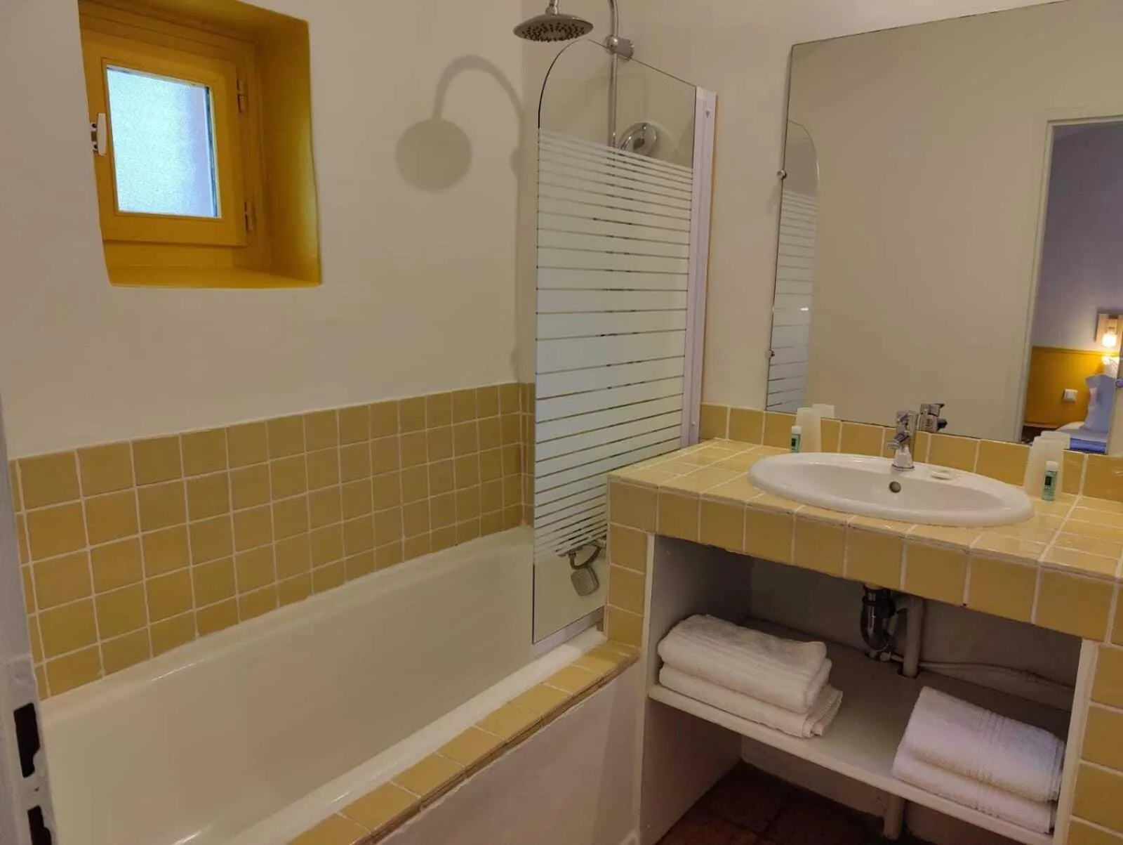 Bathroom in Le Mas des Laurels