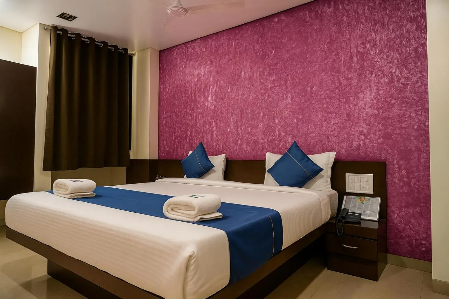 Bed in Hotel Avon International