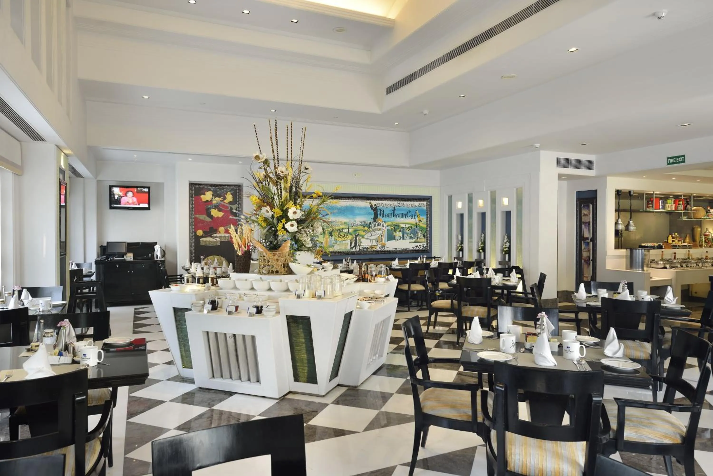 Restaurant/places to eat in Park Plaza Gurgaon