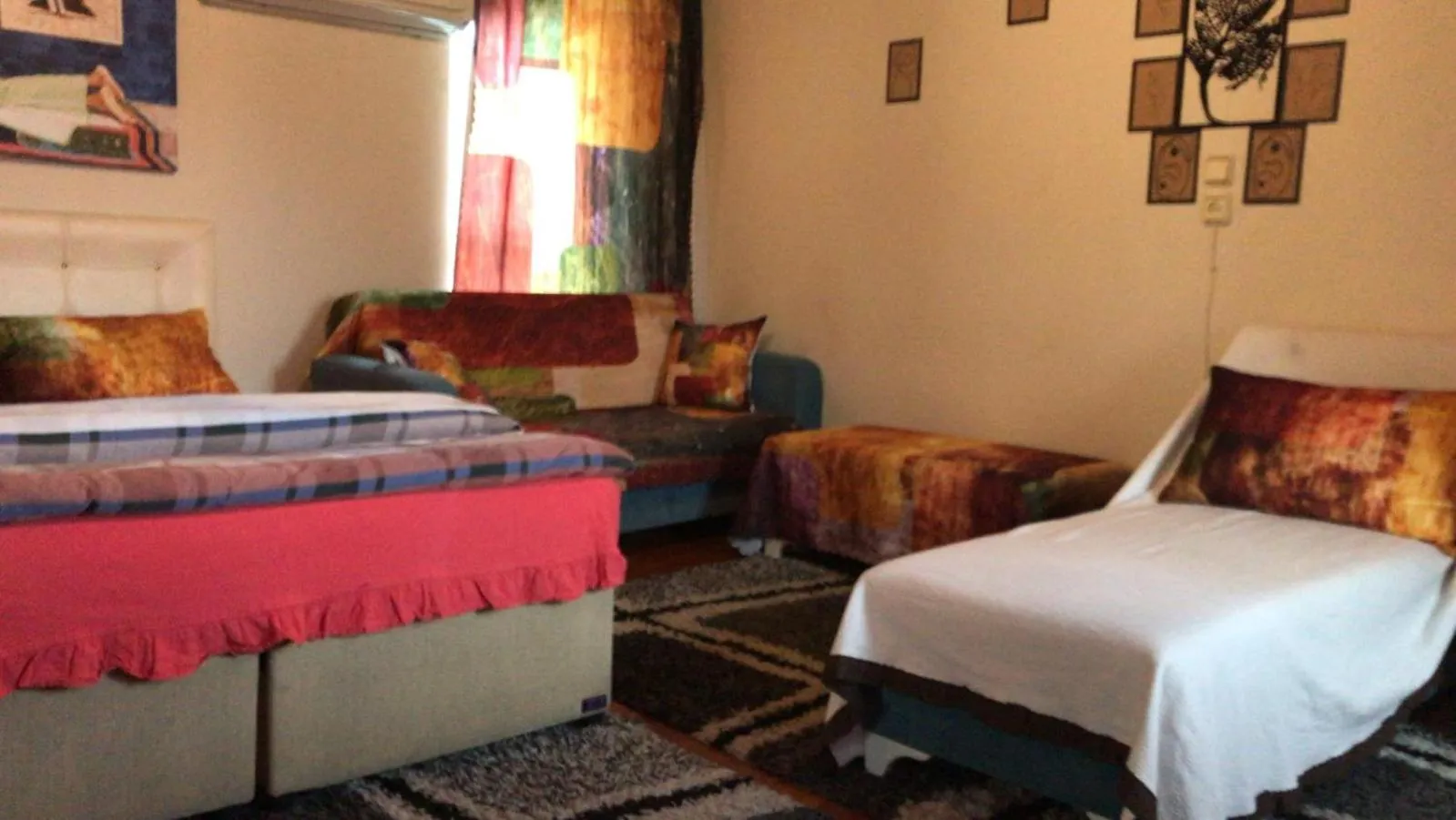 Taksim Square-La Casa Home Concept