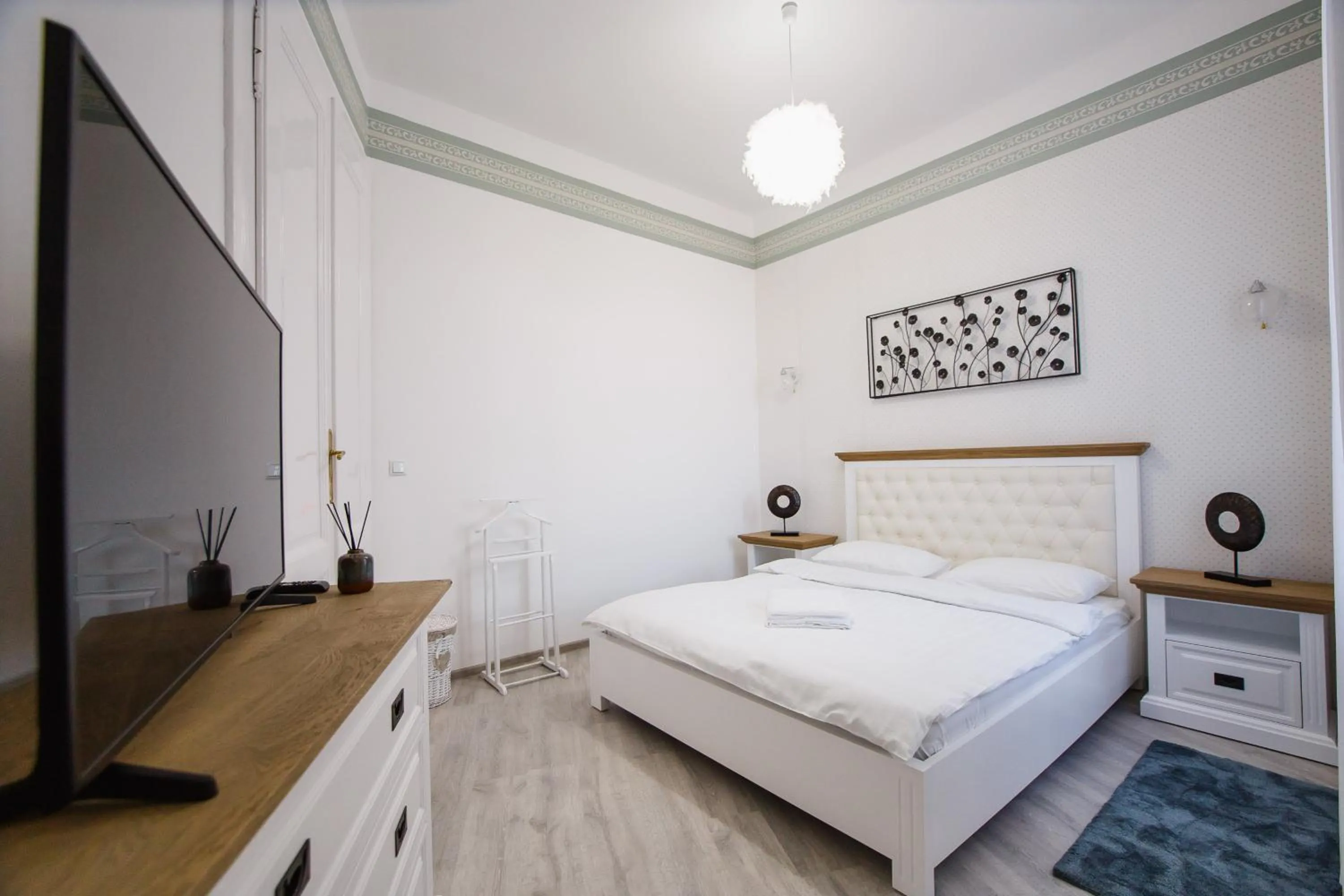 Bed in Wonderful 2 bedroom Central Apartment