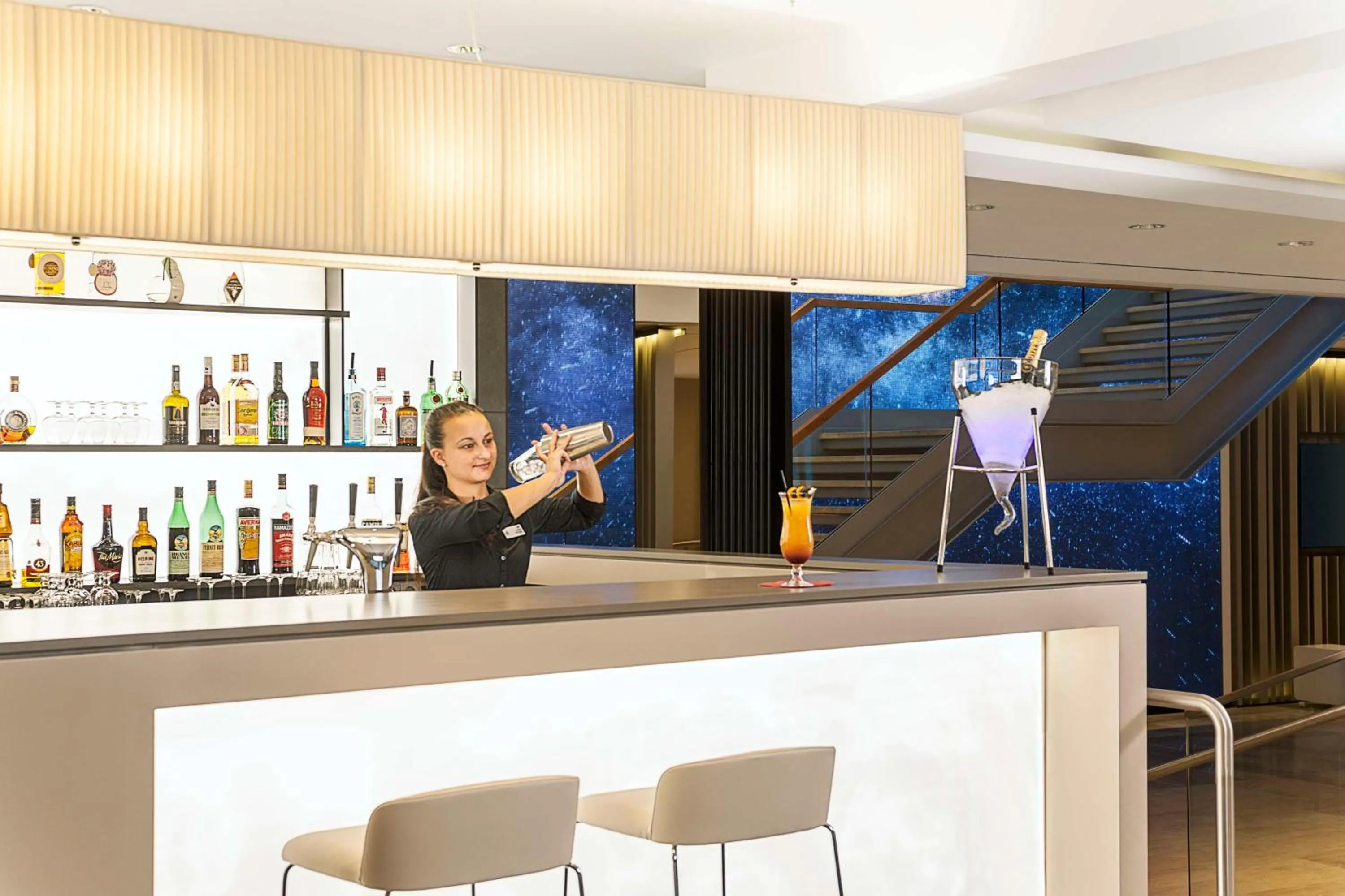 Lounge or bar in NH Collection Berlin Mitte Friedrichstrasse