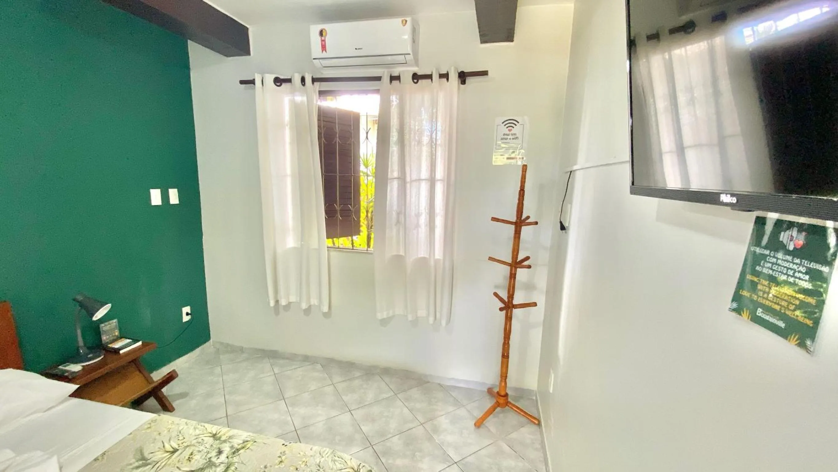 Photo of the whole room, Bed in EcoVila-Zen Bougainville - Hotel Pousada